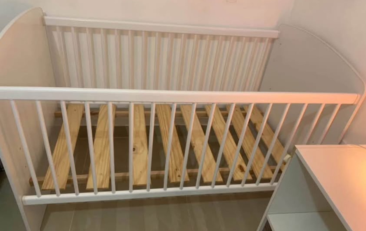 muebles - cuna para bebe de 0 a 5 anos muy buena condiciones, como nuevo  1