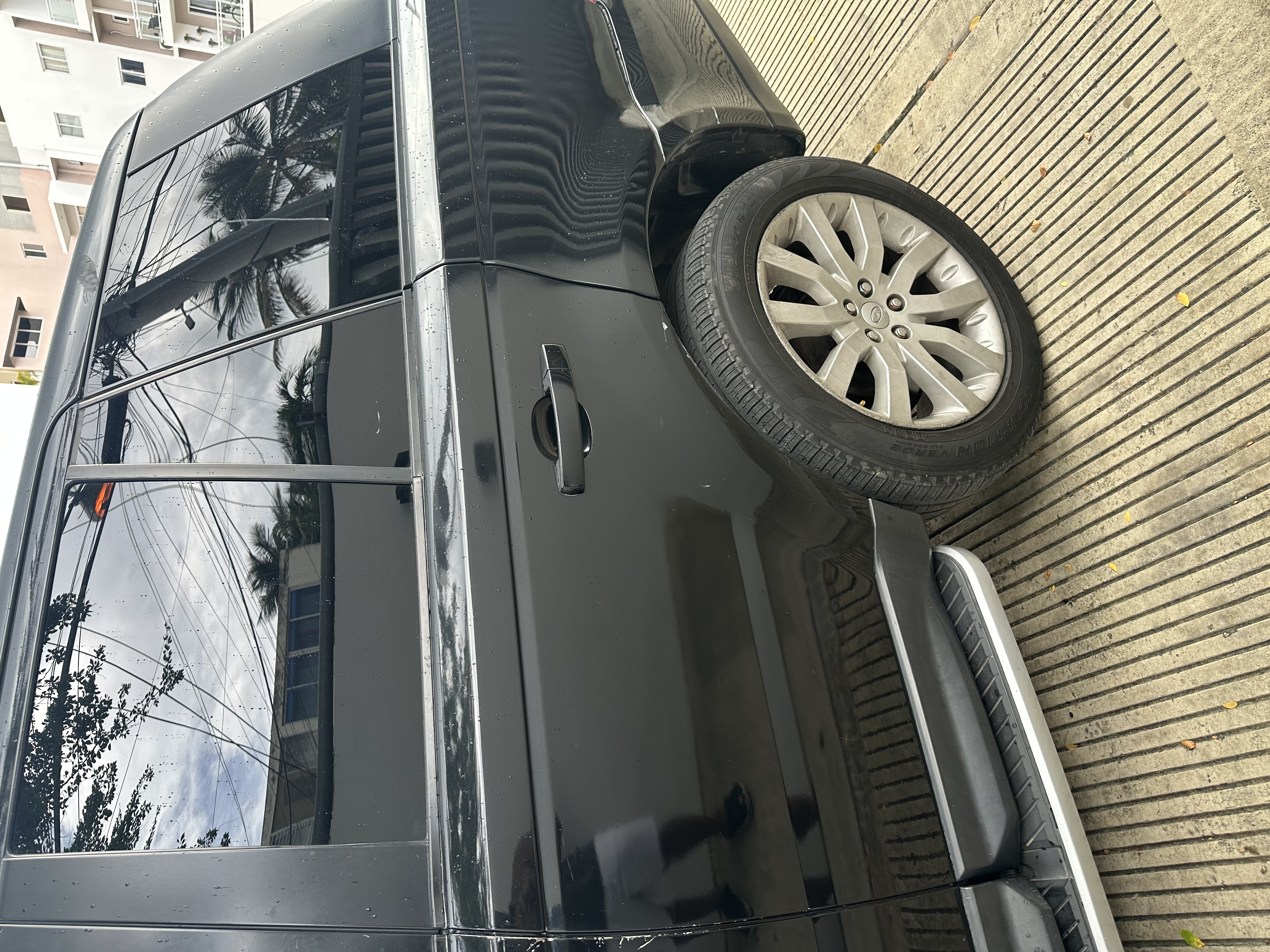 jeepetas y camionetas - Motivo de venta el vehículo ahora es muy pequeño  
