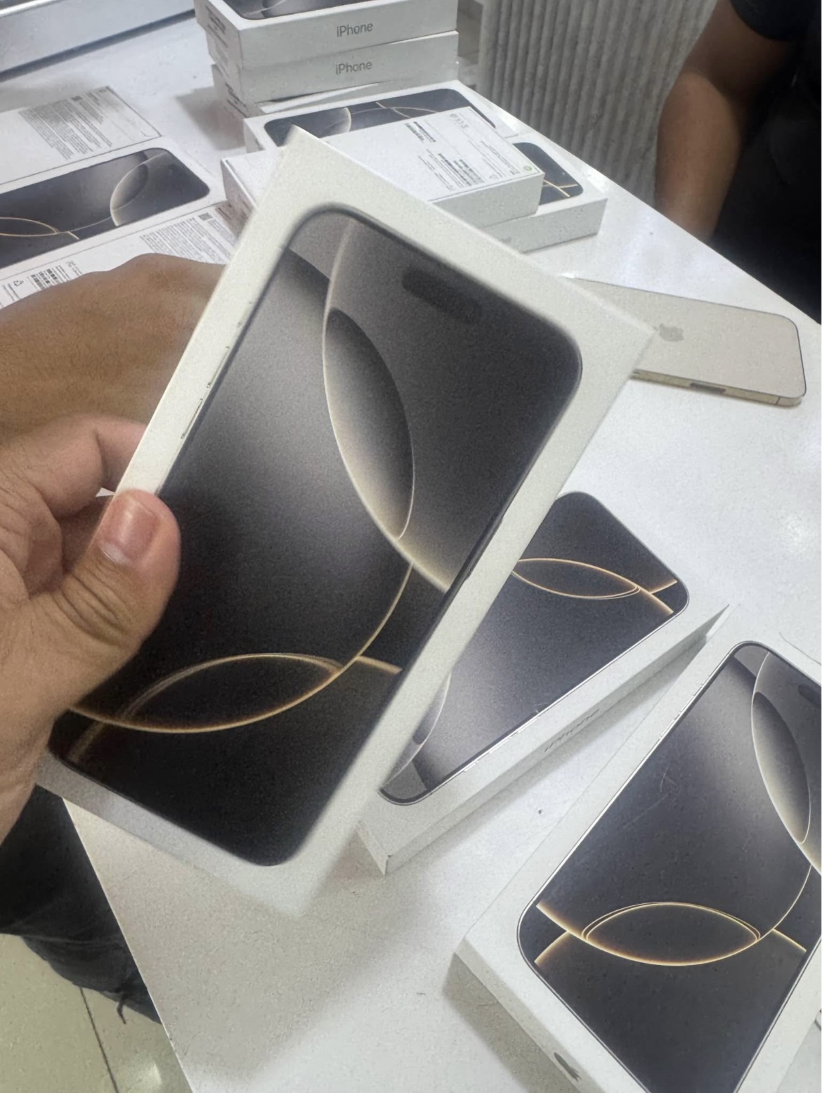 celulares y tabletas - iPhone 16 Pro Max 2
