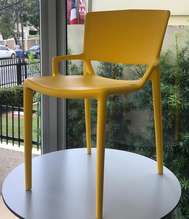 muebles y colchones - Silla Dorada de Ifiniti 0