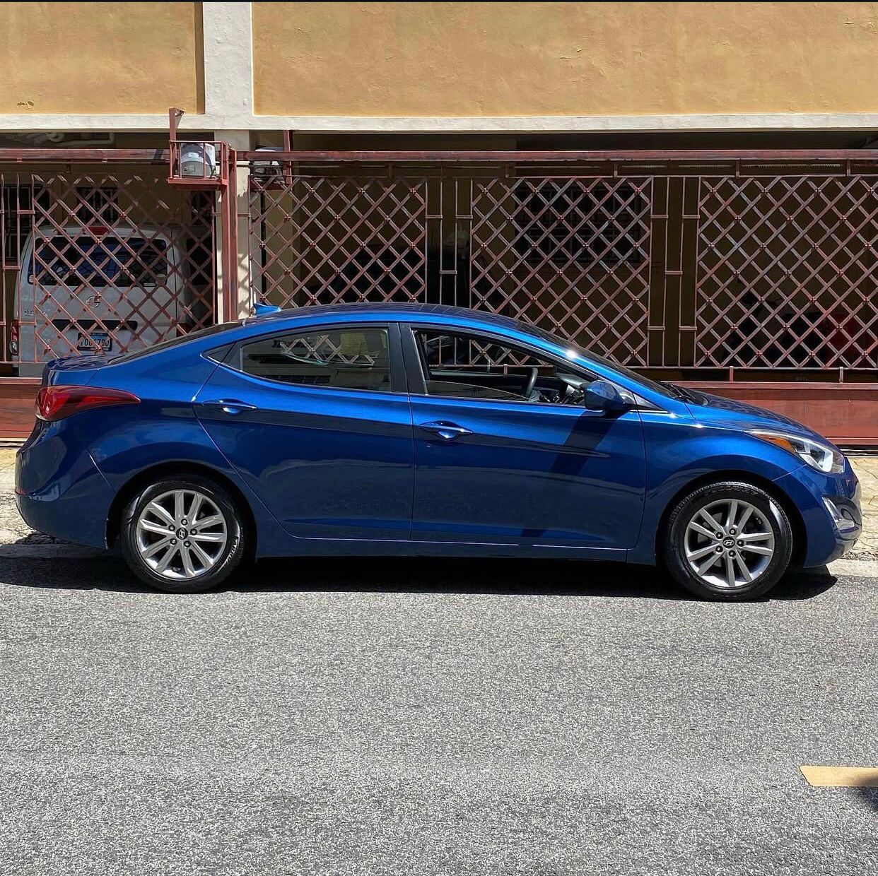 carros -  Hyundai Elantra excelente condicion 5