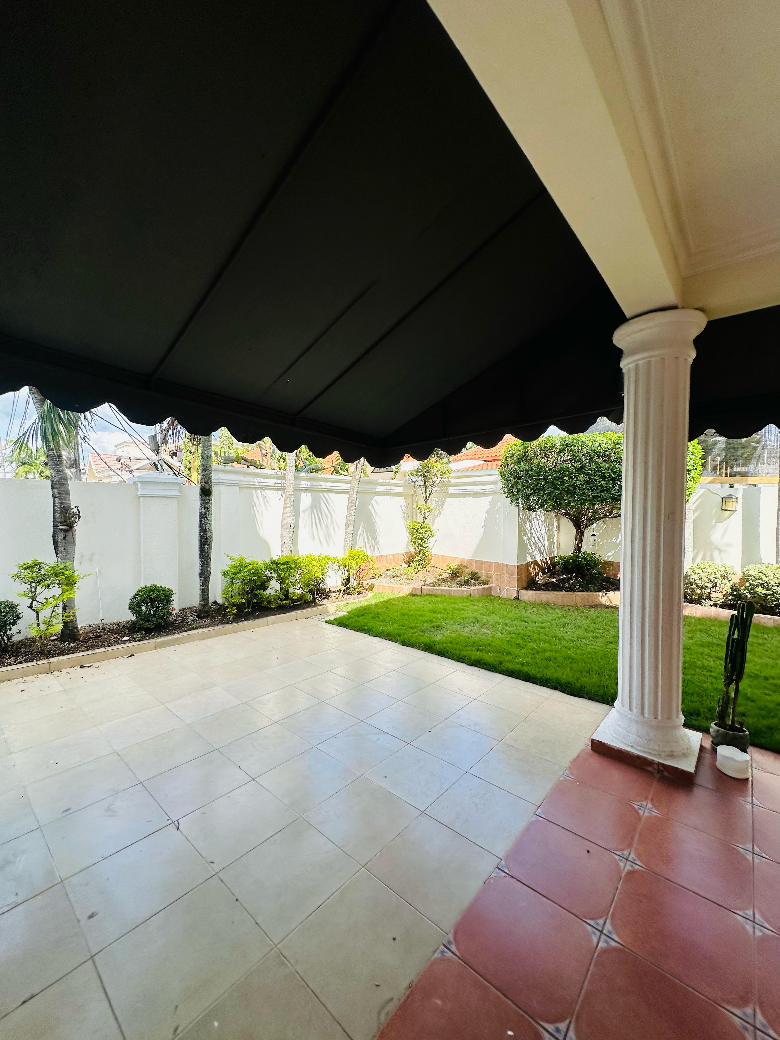 casas - CASA EN VENTA EN JARDINES DEL ESTE, SANTIAGO. 8