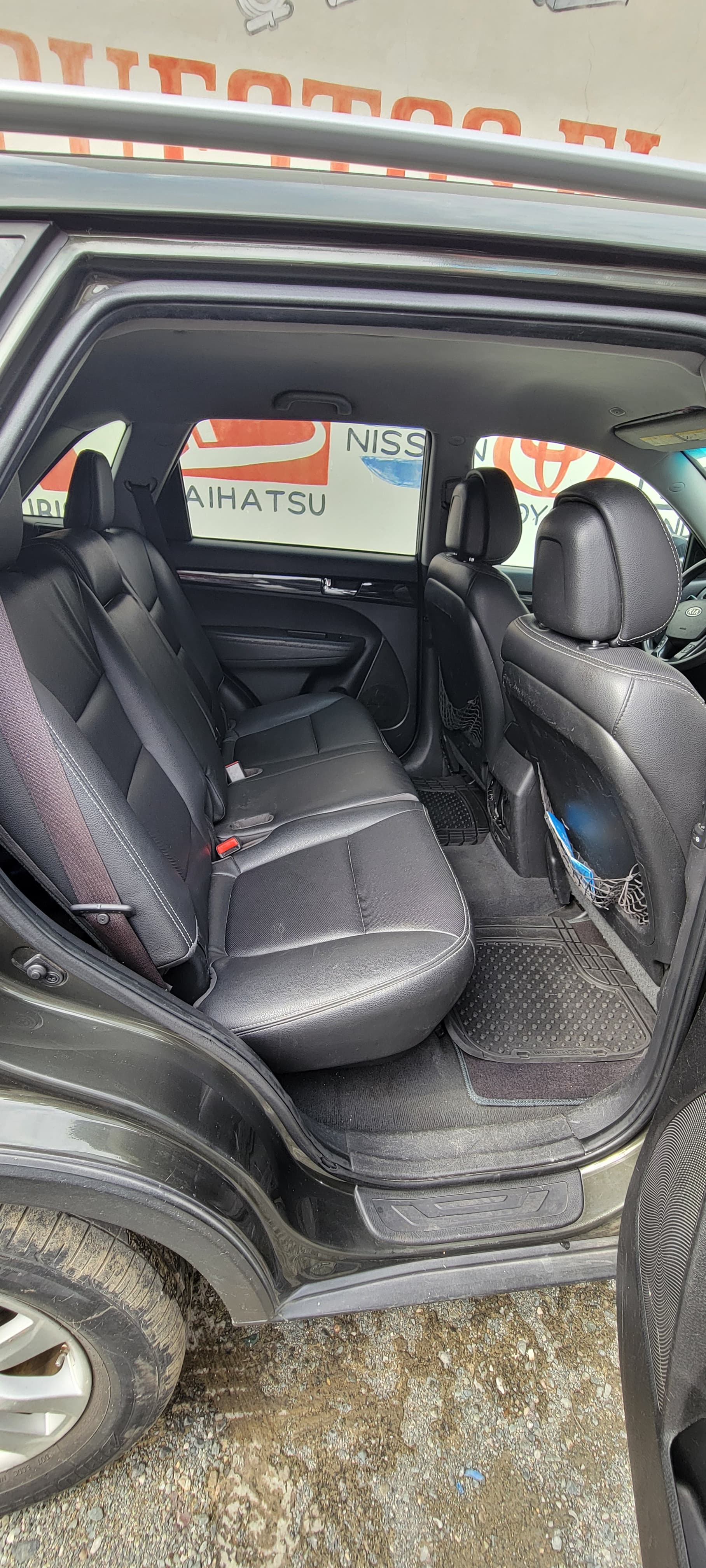 jeepetas y camionetas - kia Sorento de tres filas de asientos  8