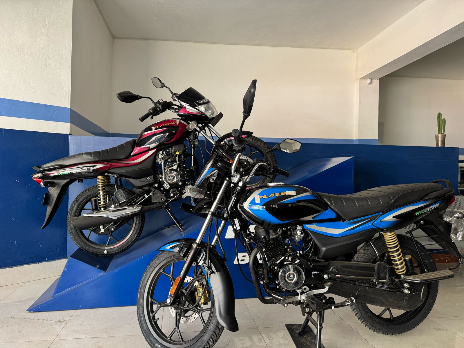 motores y pasolas - BAJAJ PLATINA 125cc 4