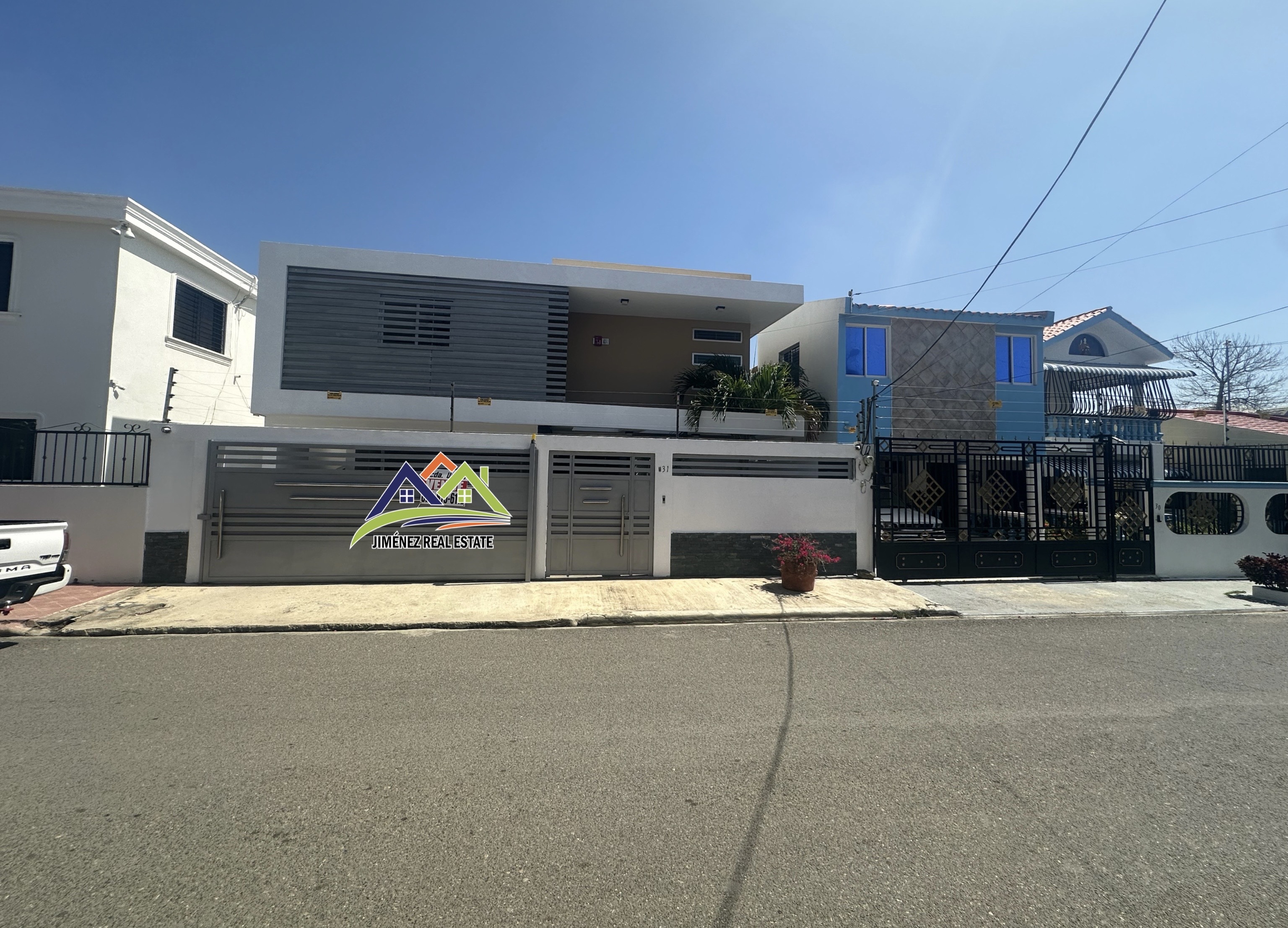 casas - CASA EN VENTA EN SANTIAGO DE LOS CABALLEROS PRÓXIMO A LA 27 de febrero 