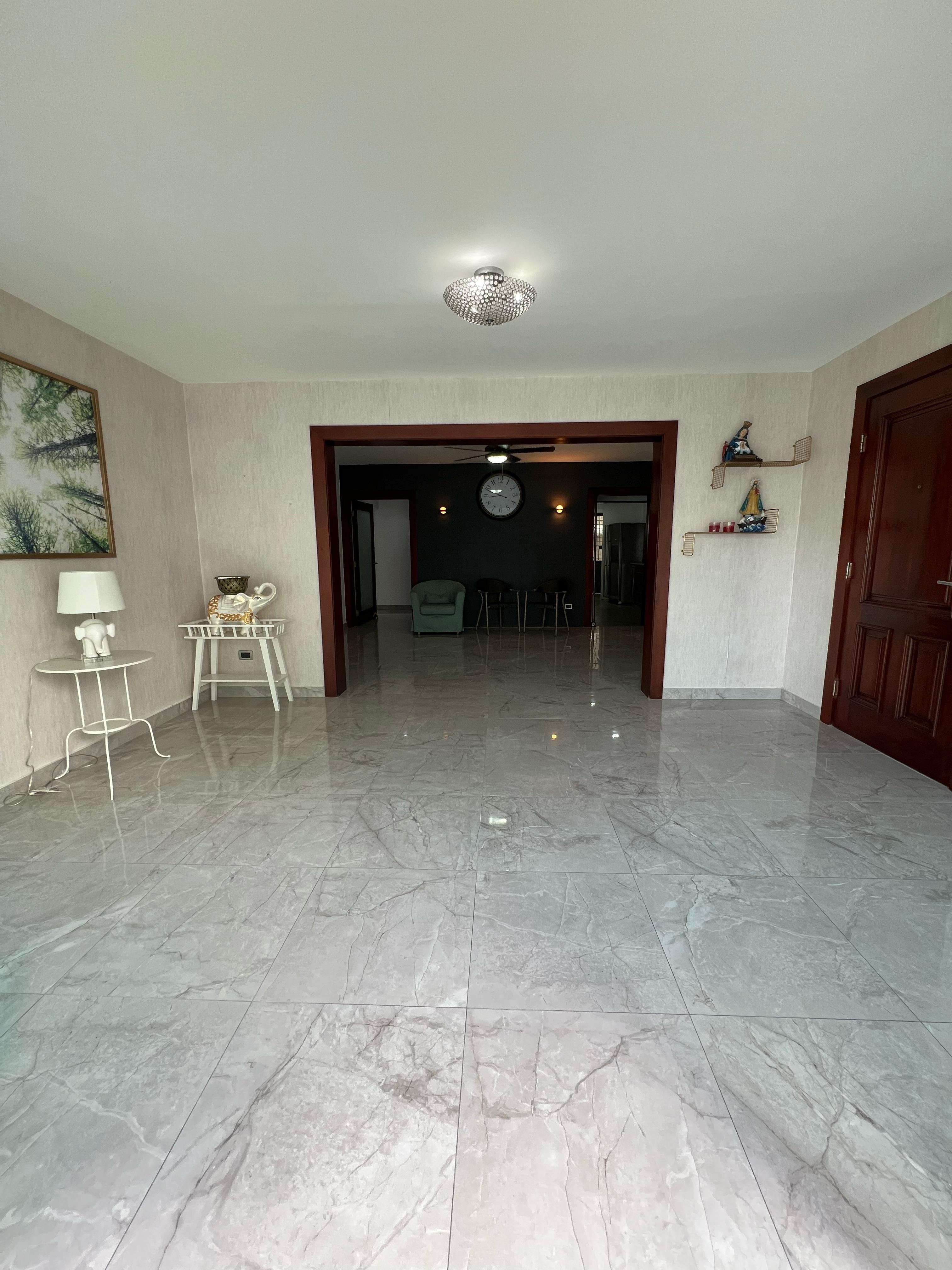 apartamentos - VENDO APARTAMENTO DE 186 MTS EN EVARISTO 1