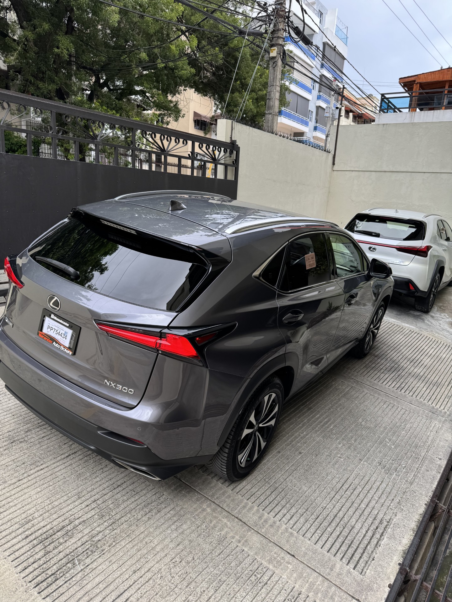 jeepetas y camionetas - Lexus NX 300 F Sport  2