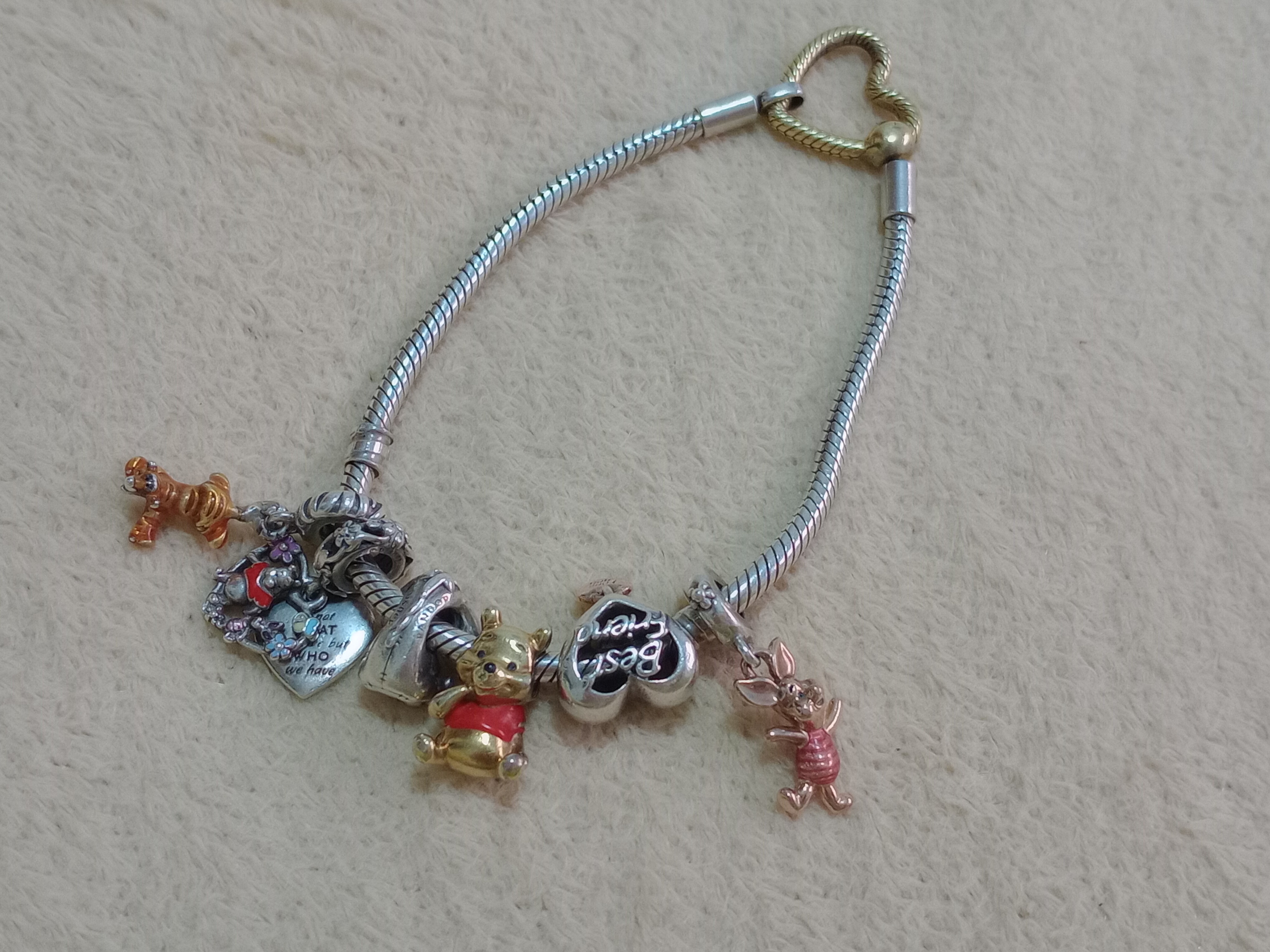 joyas, relojes y accesorios - Se vende Pandora original y charms con su certificación de autenticidad  0