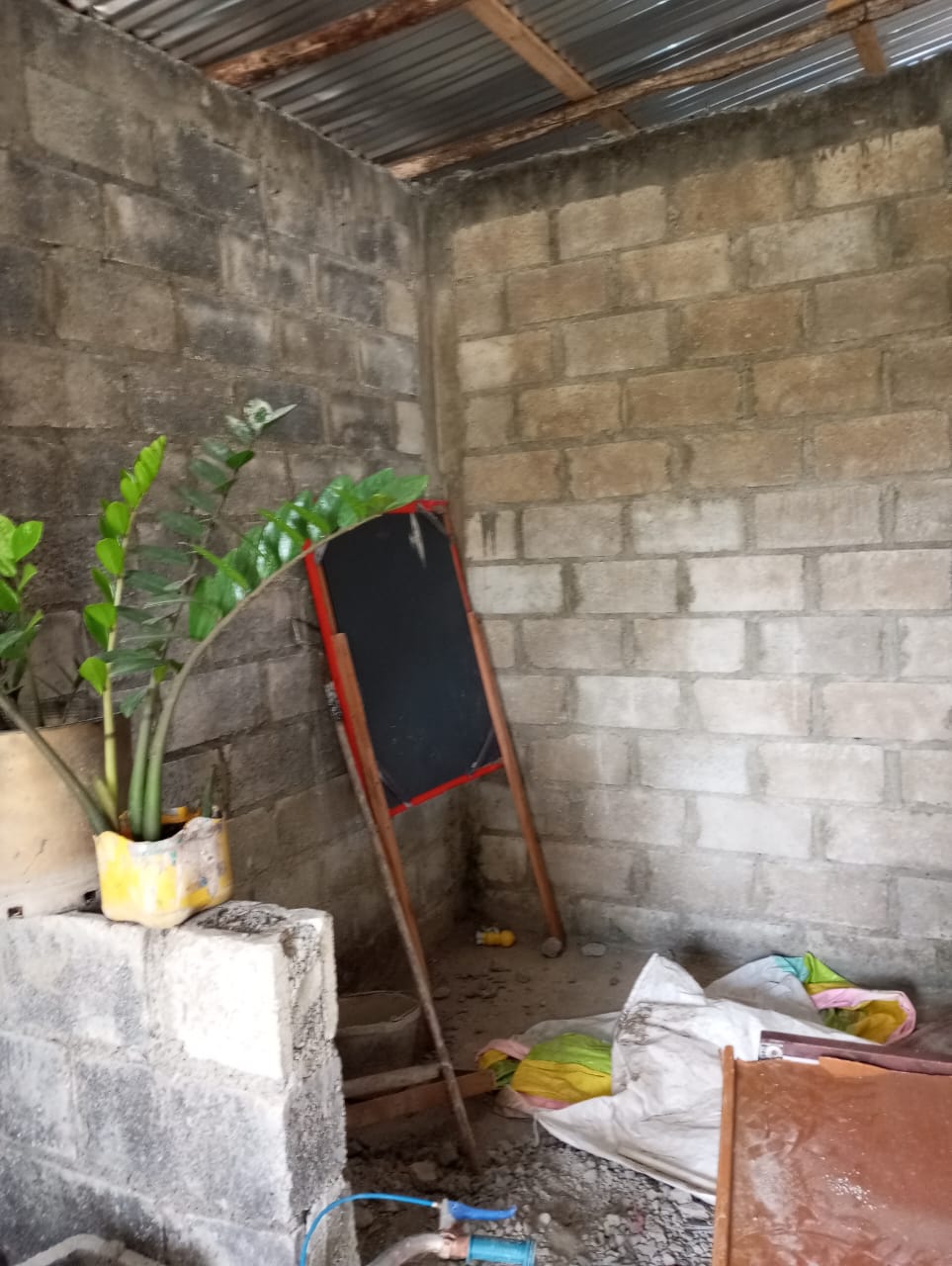 casas - Venta de casa 2do nivel en La Caleta, excelente ub 0