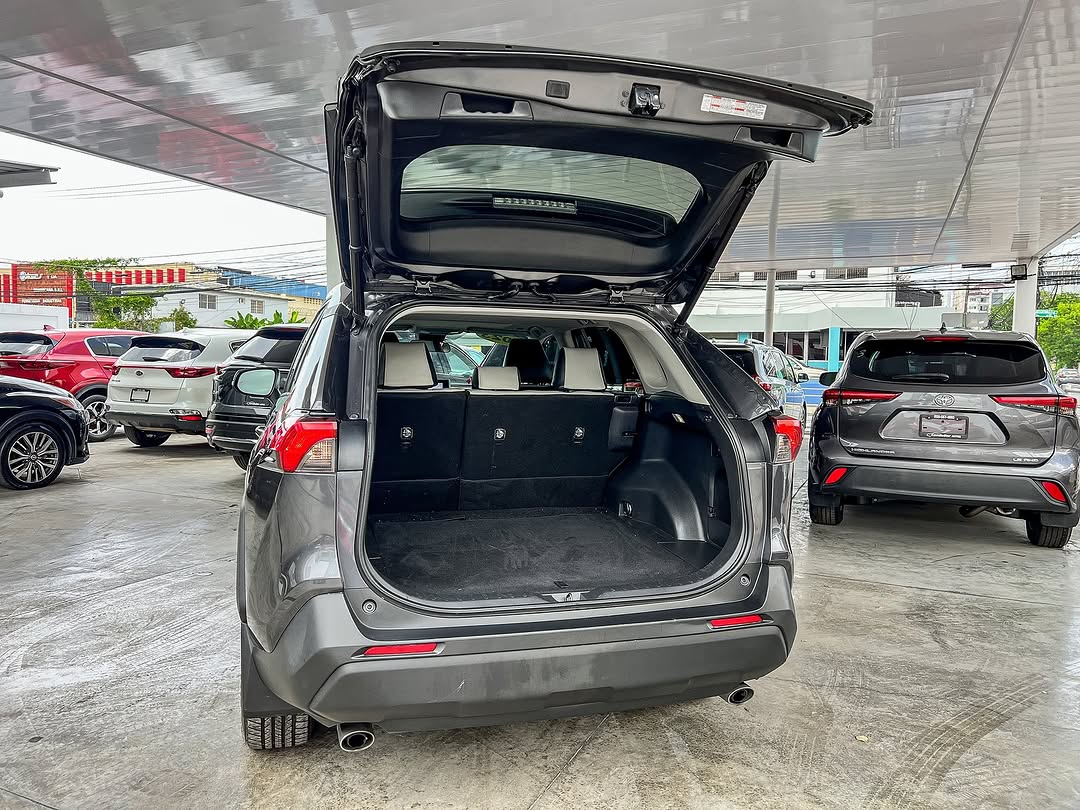 jeepetas y camionetas - TOYOTA RAV4 XLE - Año 2023 - ✅💯❗◀️❗️Color gris original de fábrica 👍🚗🧾👌 6