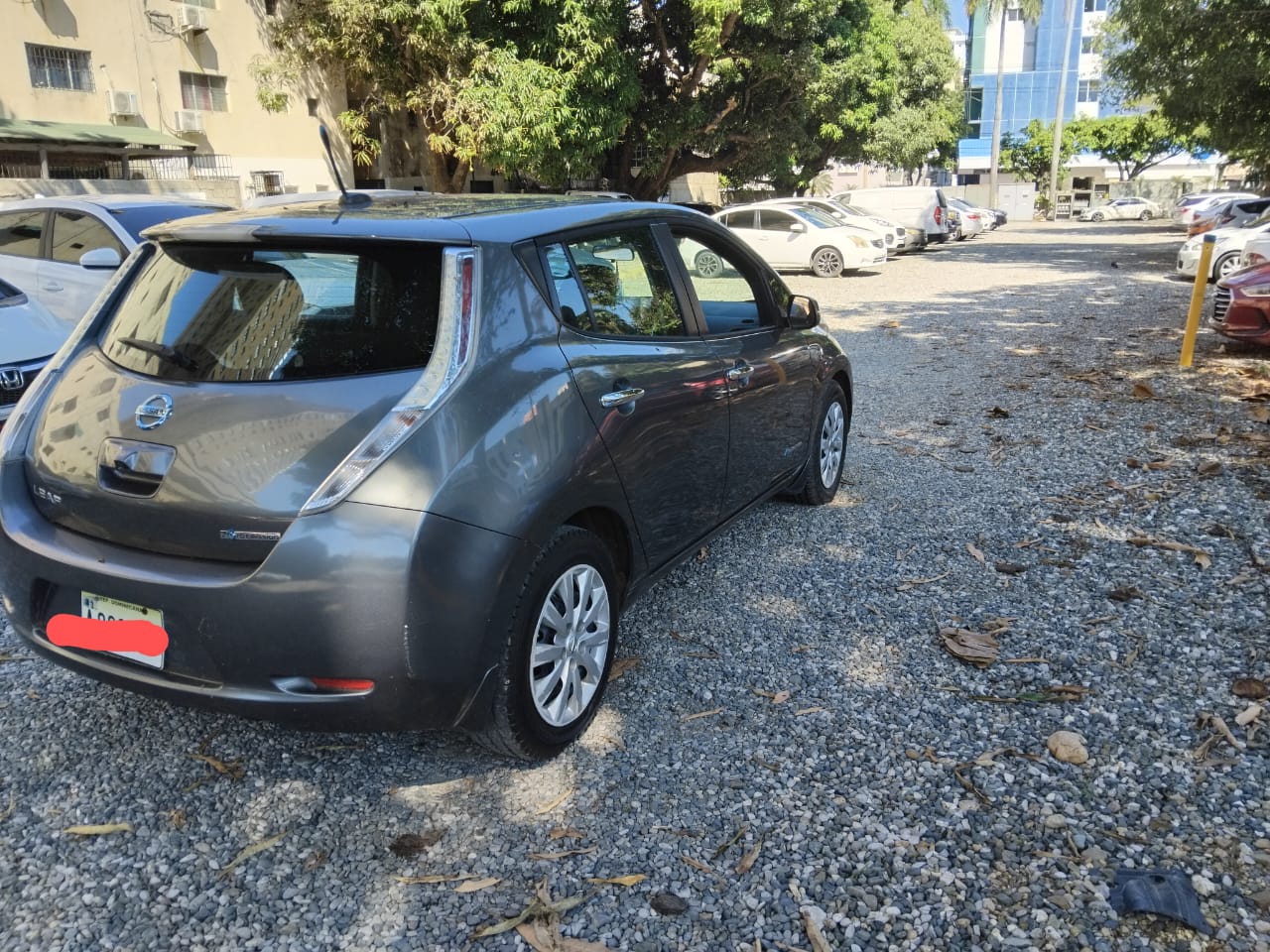 carros - NISSA LEAF 2
