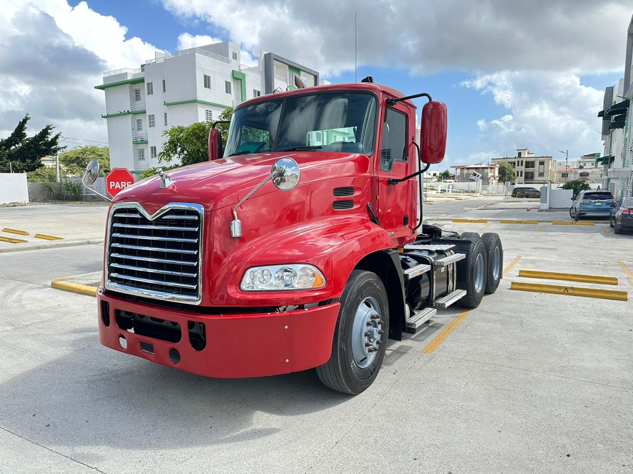 camiones y vehiculos pesados - mack pinacle 2012 1