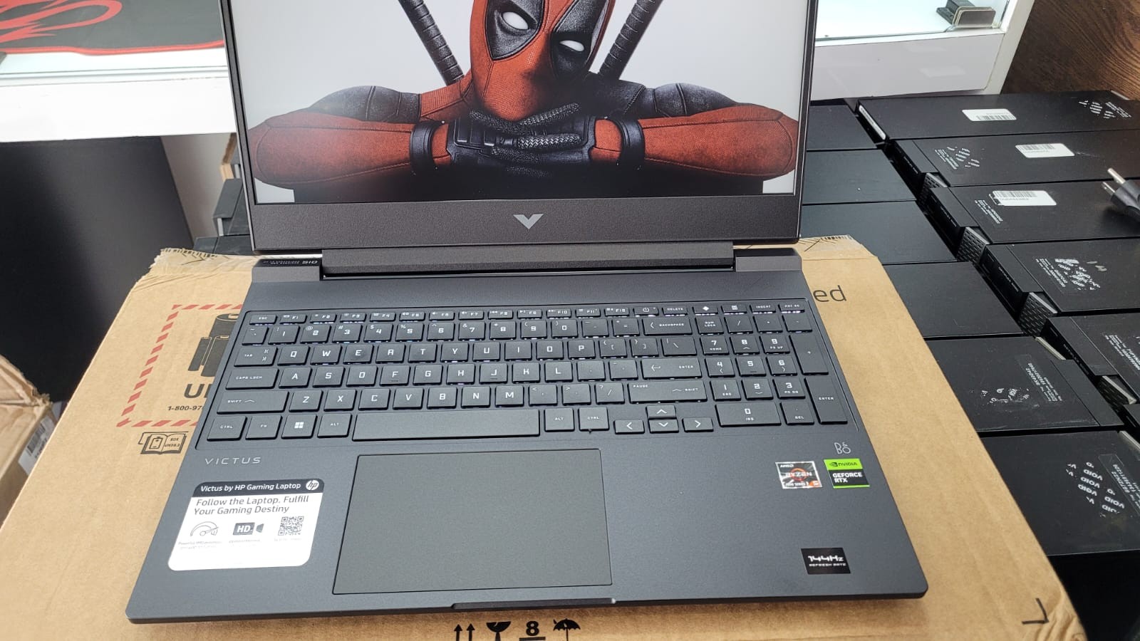 computadoras y laptops - Laptop GAMING HP Victus Ryzeb 5 RTX 4050 / 3050 , 8GB / 512 SSD 15.6 PLG 2