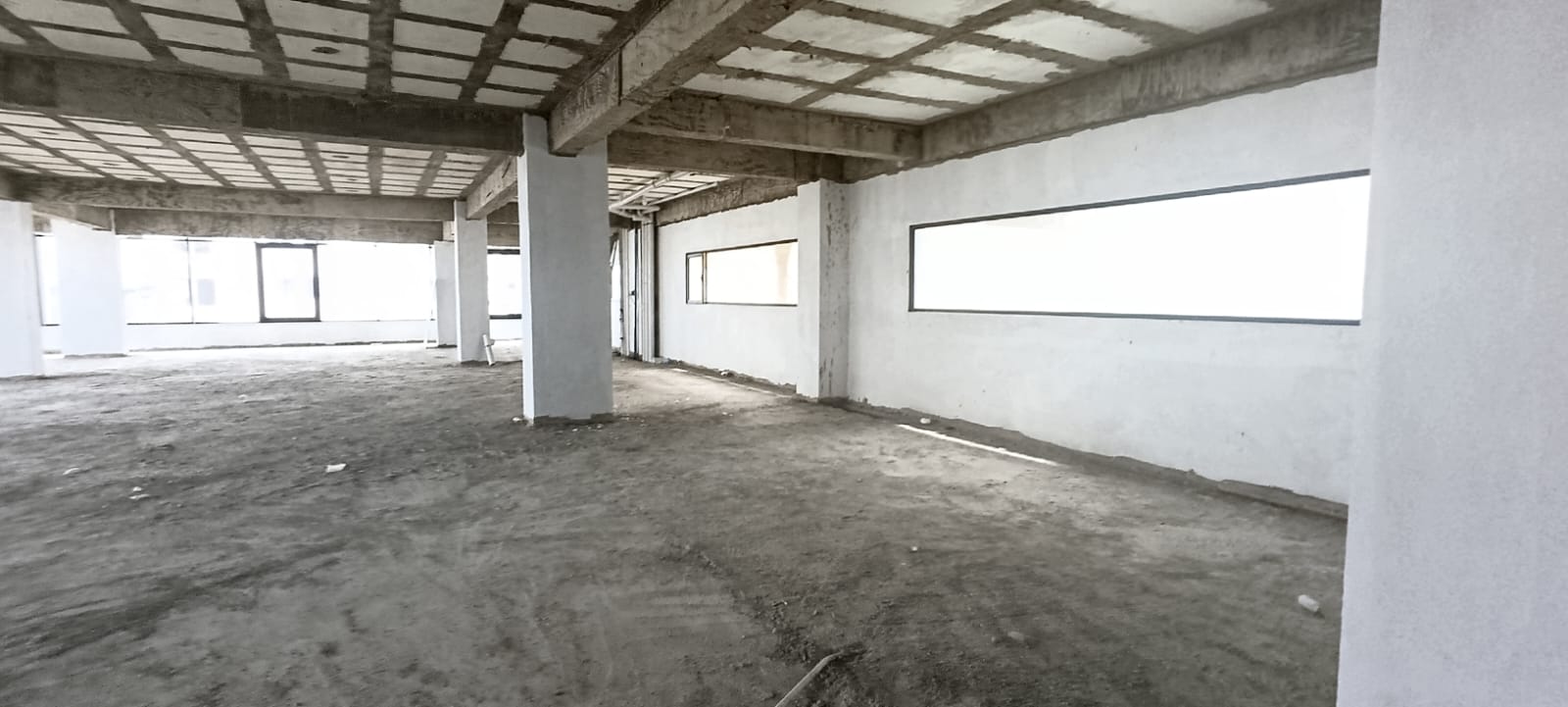 oficinas y locales comerciales - Mirador Sur, Amplio Local/Oficina con excelente vista 2