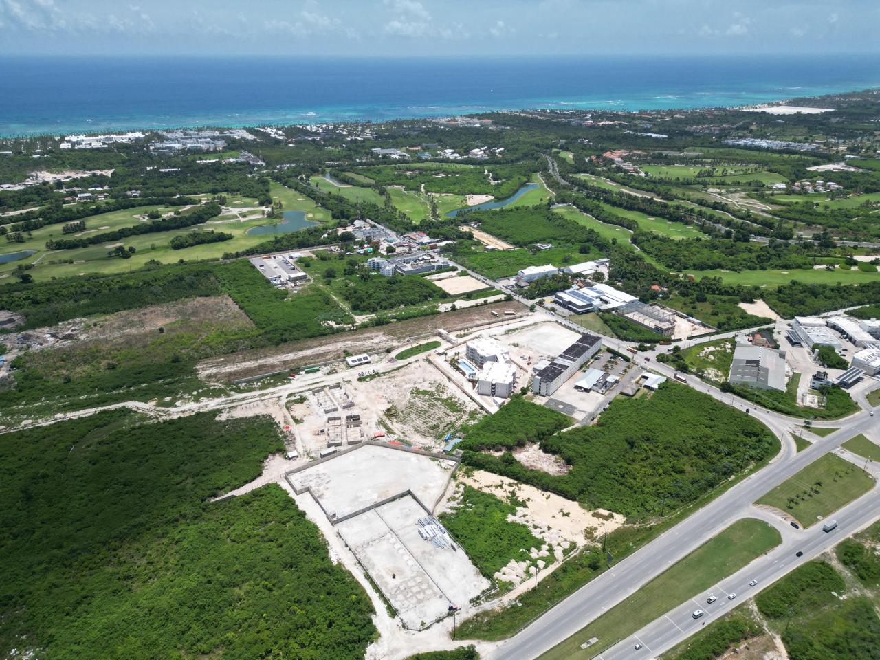 solares y terrenos - Solar de 20,000 metros en Prados de Punta Cana 6
