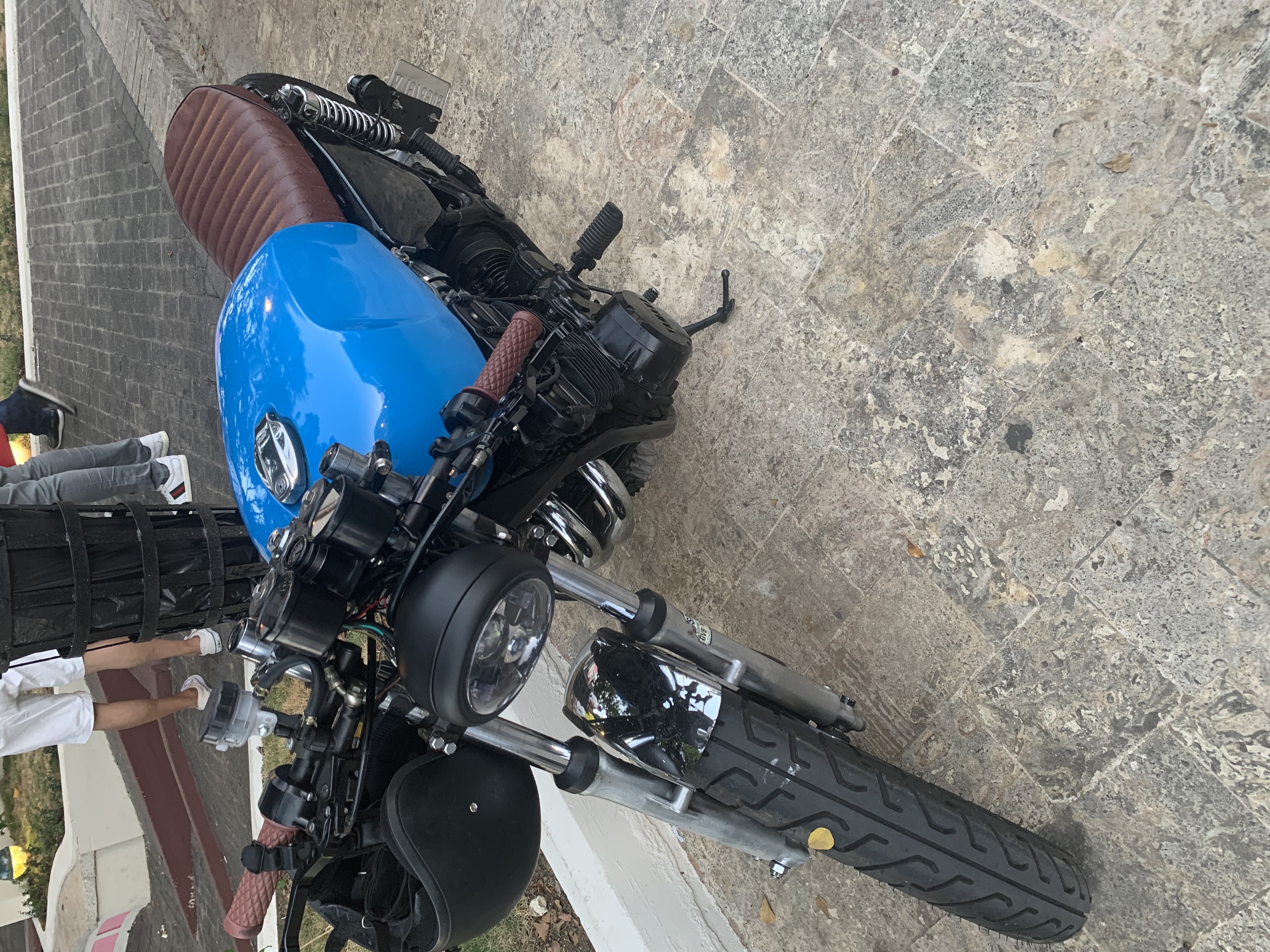 motores y pasolas - Yamaha 1978 classic Cafe Racer 2