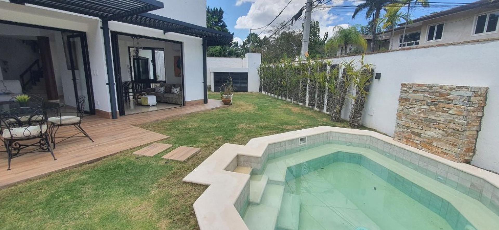 casas - Casa en venta en Cuesta hermosa I 2