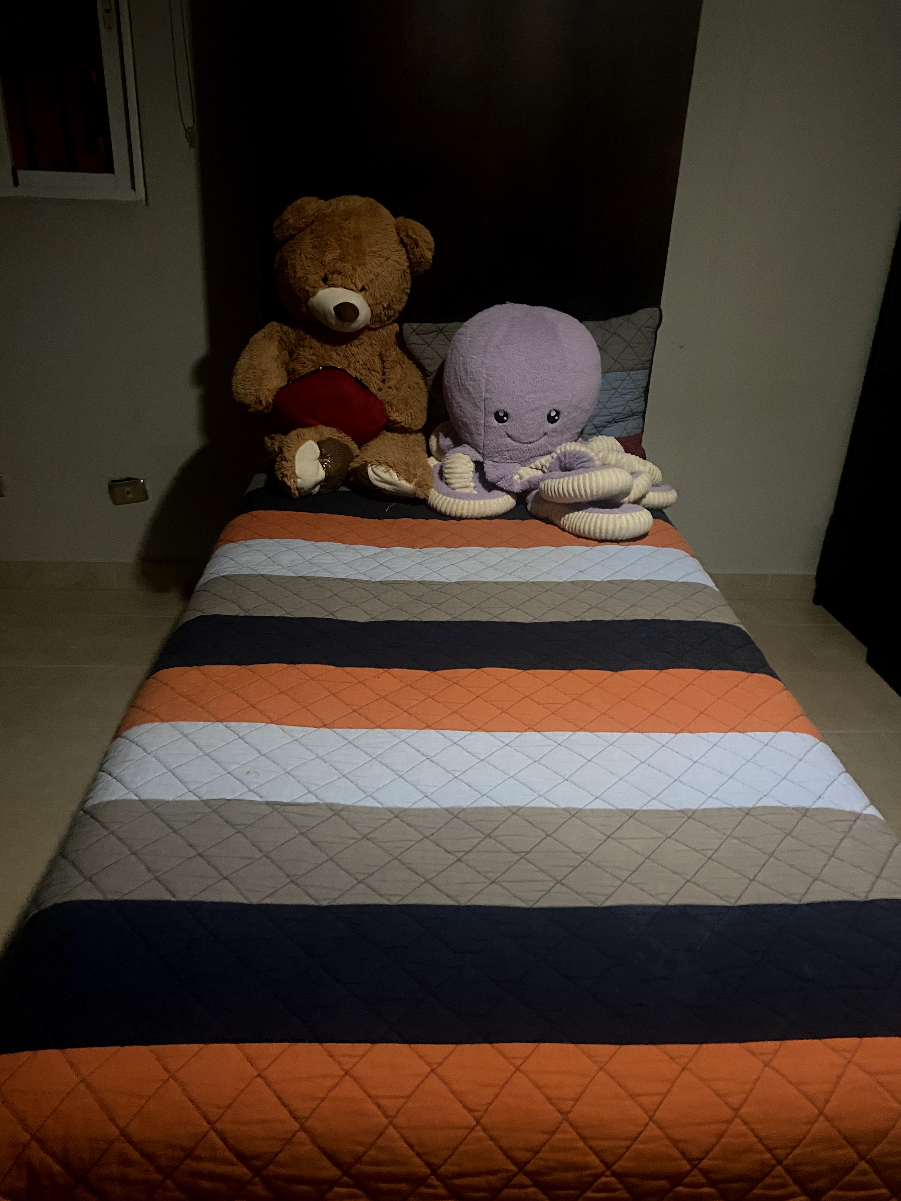 muebles y colchones - Cama twin con espaldar armario