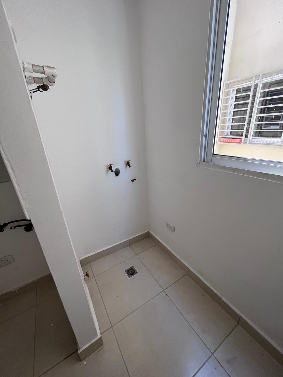 apartamentos -  SE ALQUILA APARTAMENTO EN SAN ISIDRO 5