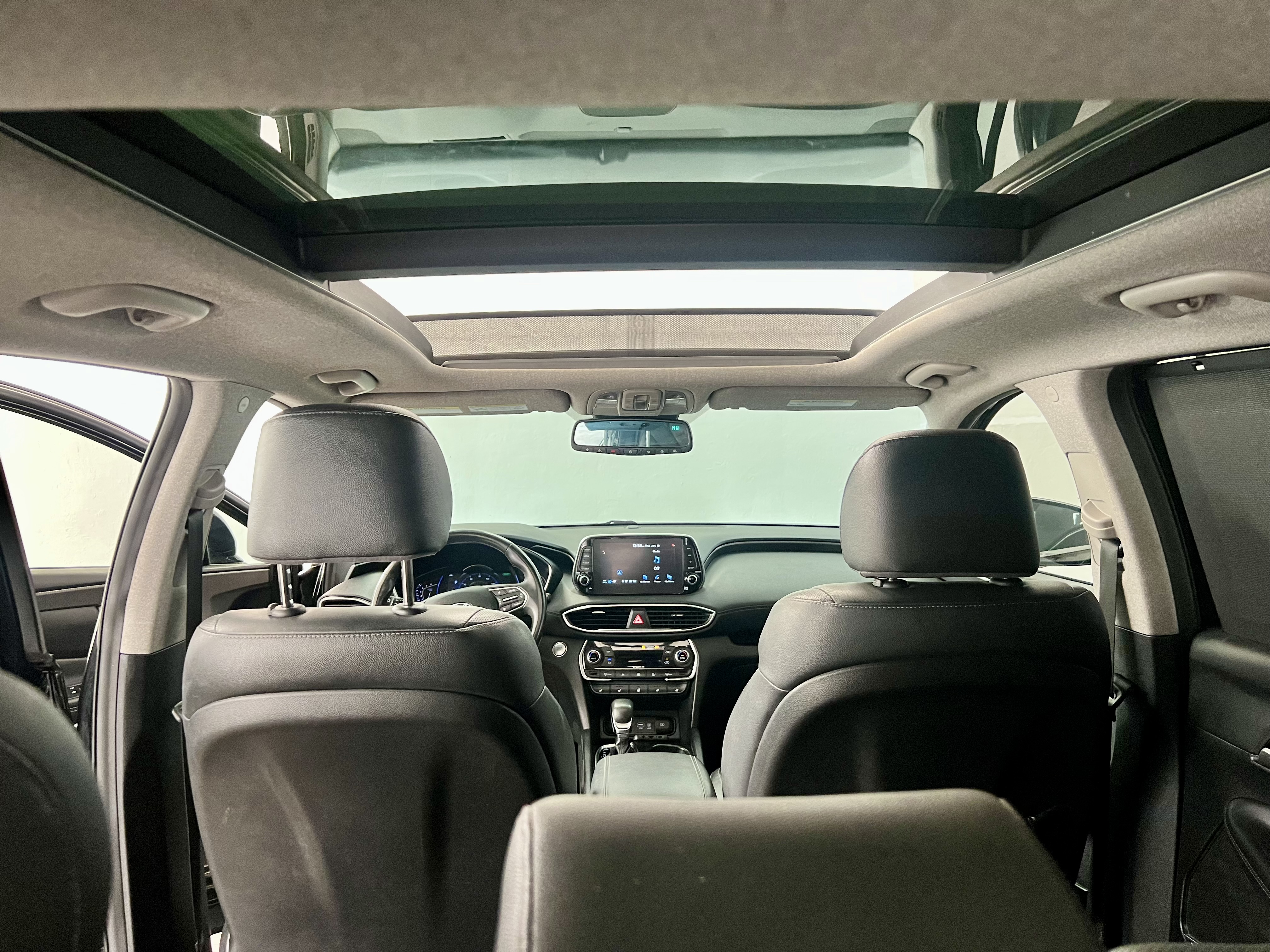 jeepetas y camionetas - 2019 Hyundai Santa Fe Ultimate- Recien Importada!  6