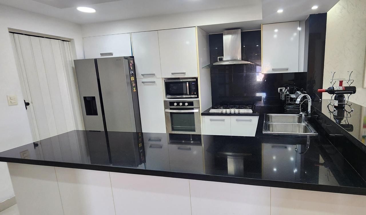 apartamentos -  apto en 8vo piso con hermosa vista a poco metros de Galería 360 8
