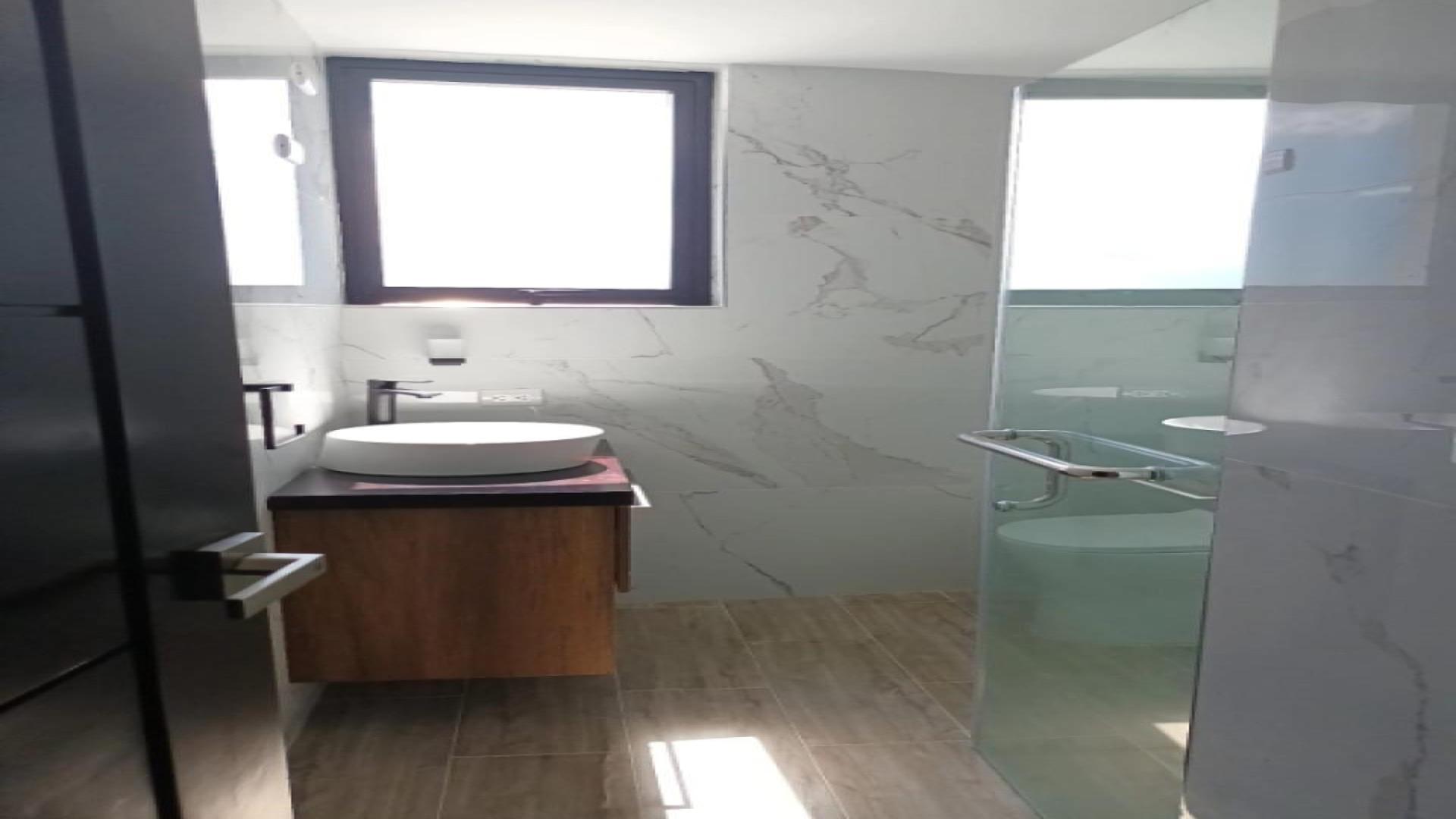 apartamentos - Alquiler Apartamento con Linea Blanca en la Av. Sarasota 8