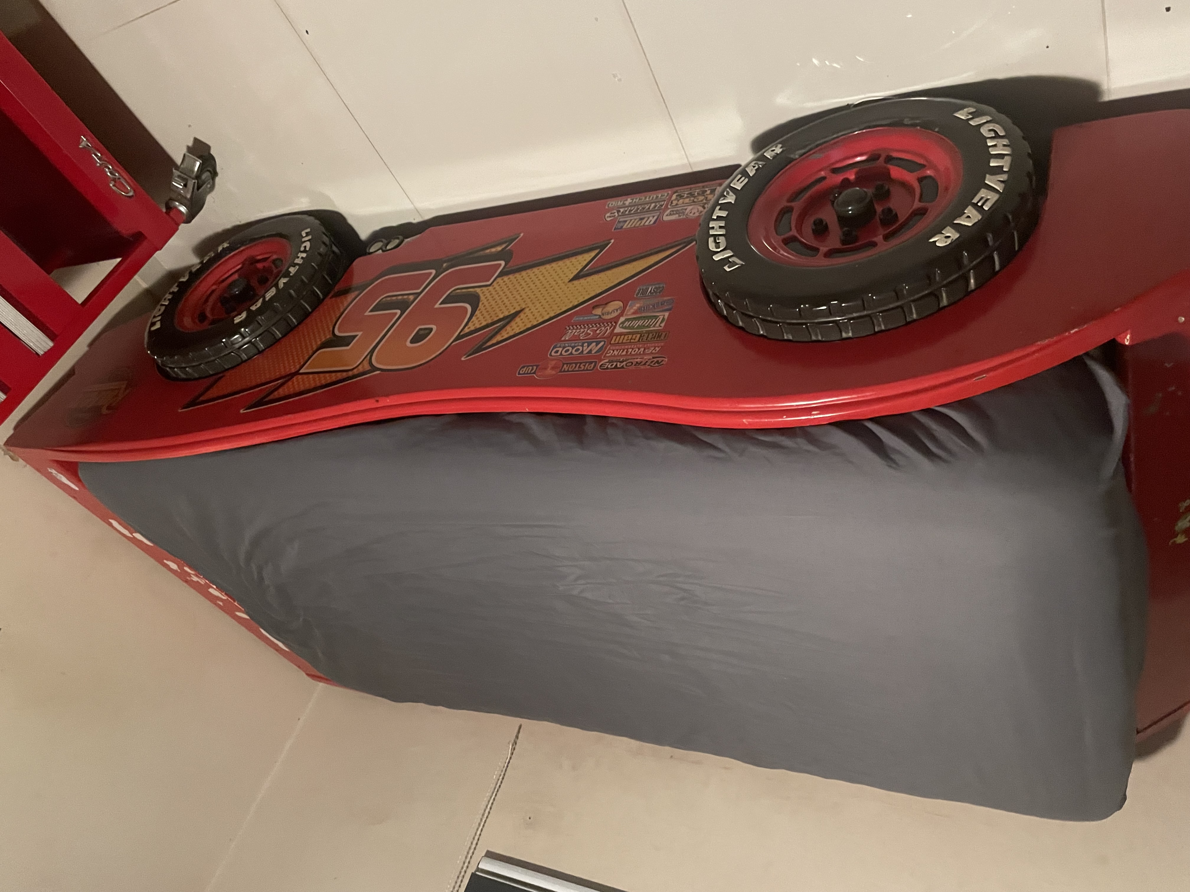 muebles y colchones - Juego de Habitacion tipo Carro Cars  2
