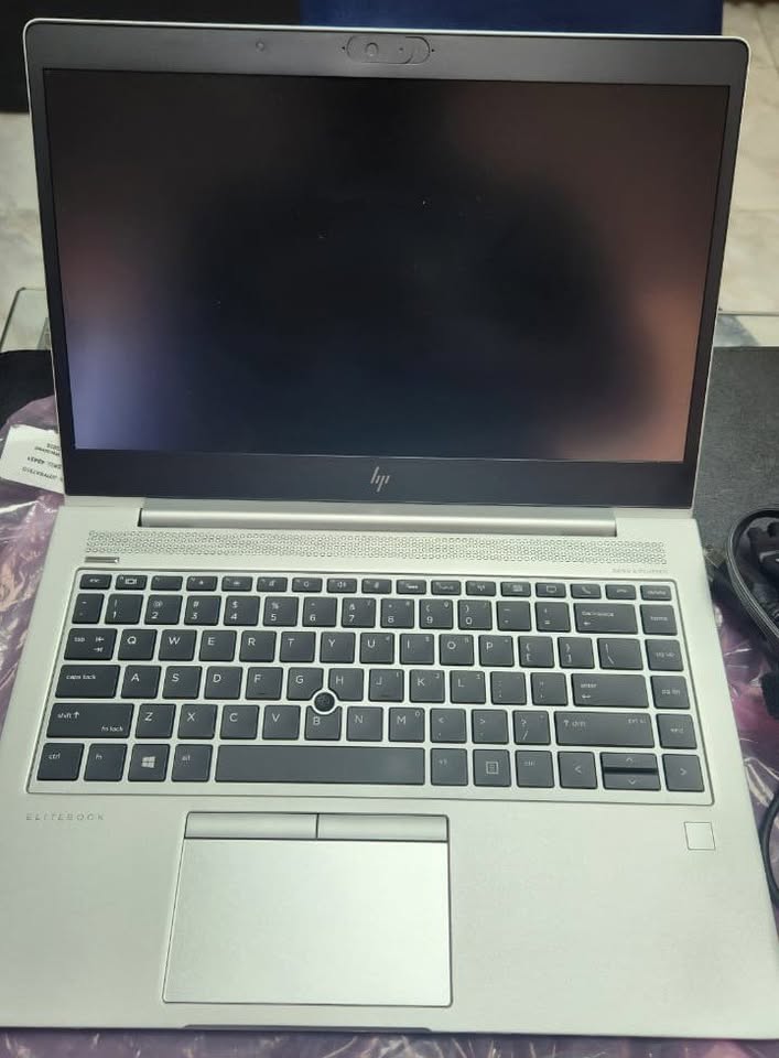 computadoras y laptops - Laptop HP Elitebook 14" FHD Ryzen 7 Pro 3700U 512G 1