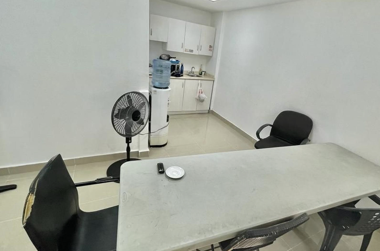 oficinas y locales comerciales - Local céntrico millon 80m 6