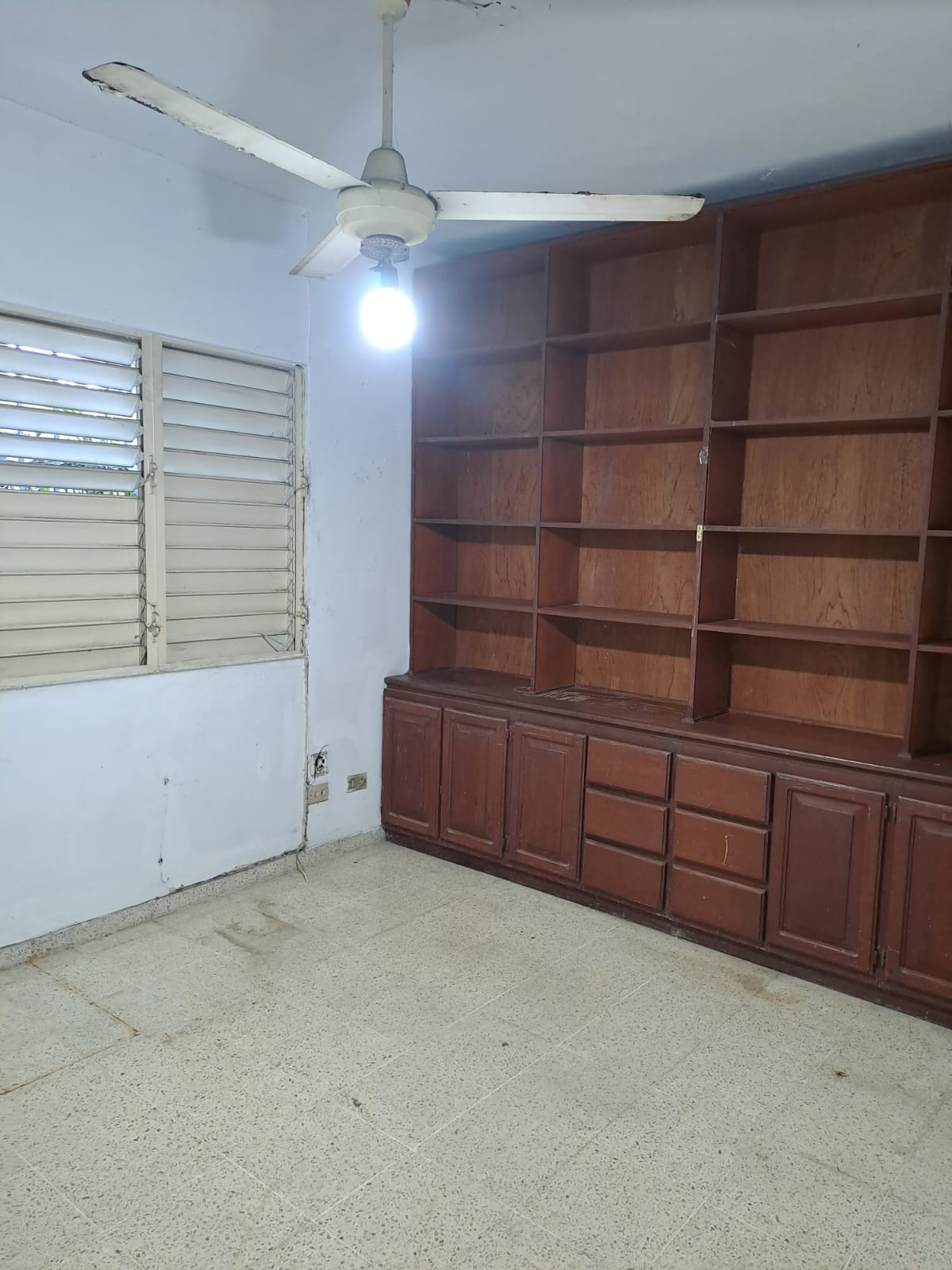 casas - CASA PARA DEMOLER O VIVIRLA EN EL VERGEL, 539 Mts. 3