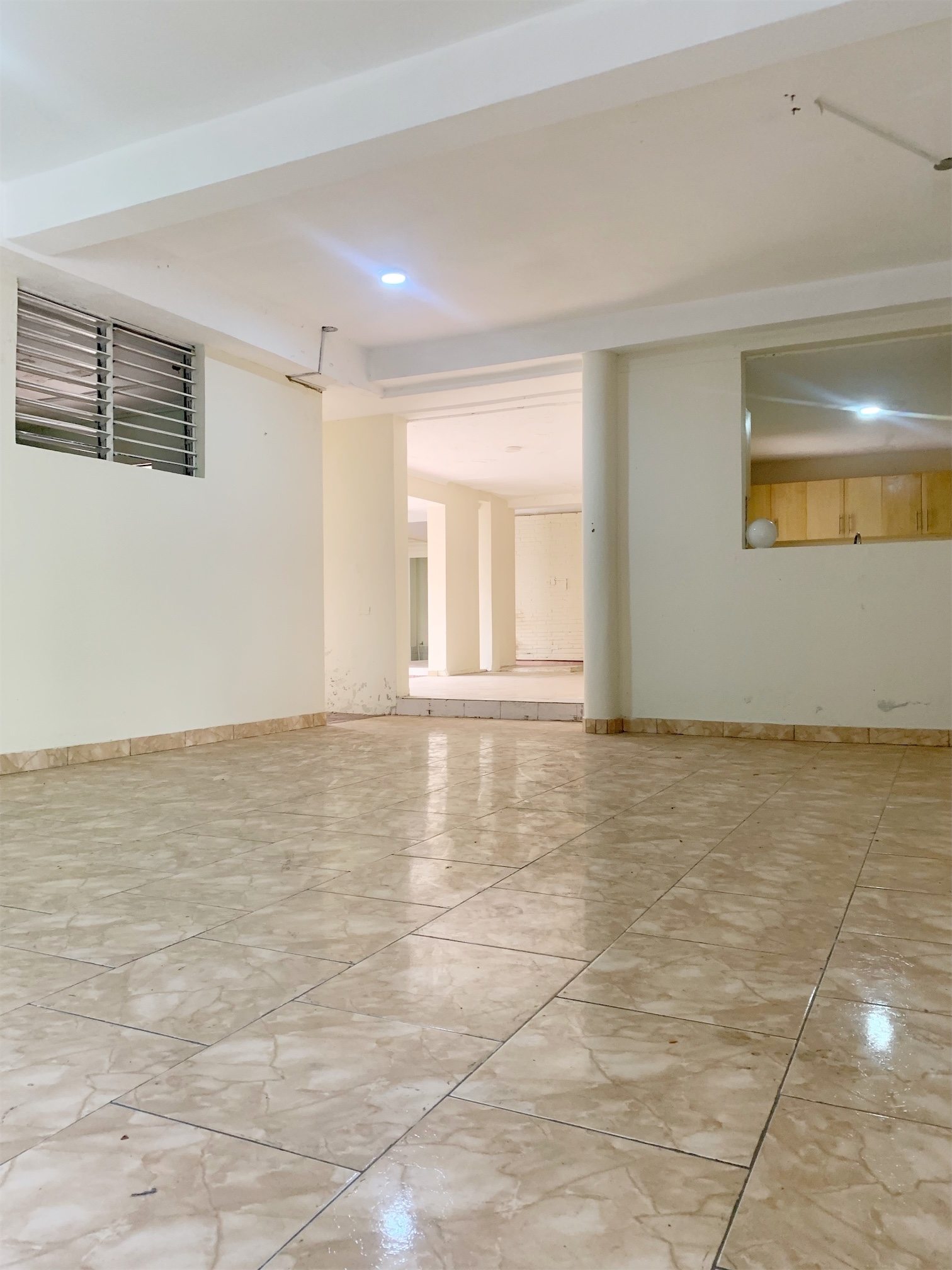 oficinas y locales comerciales - De oportunidad casa con fines comerciales o de vivienda 3