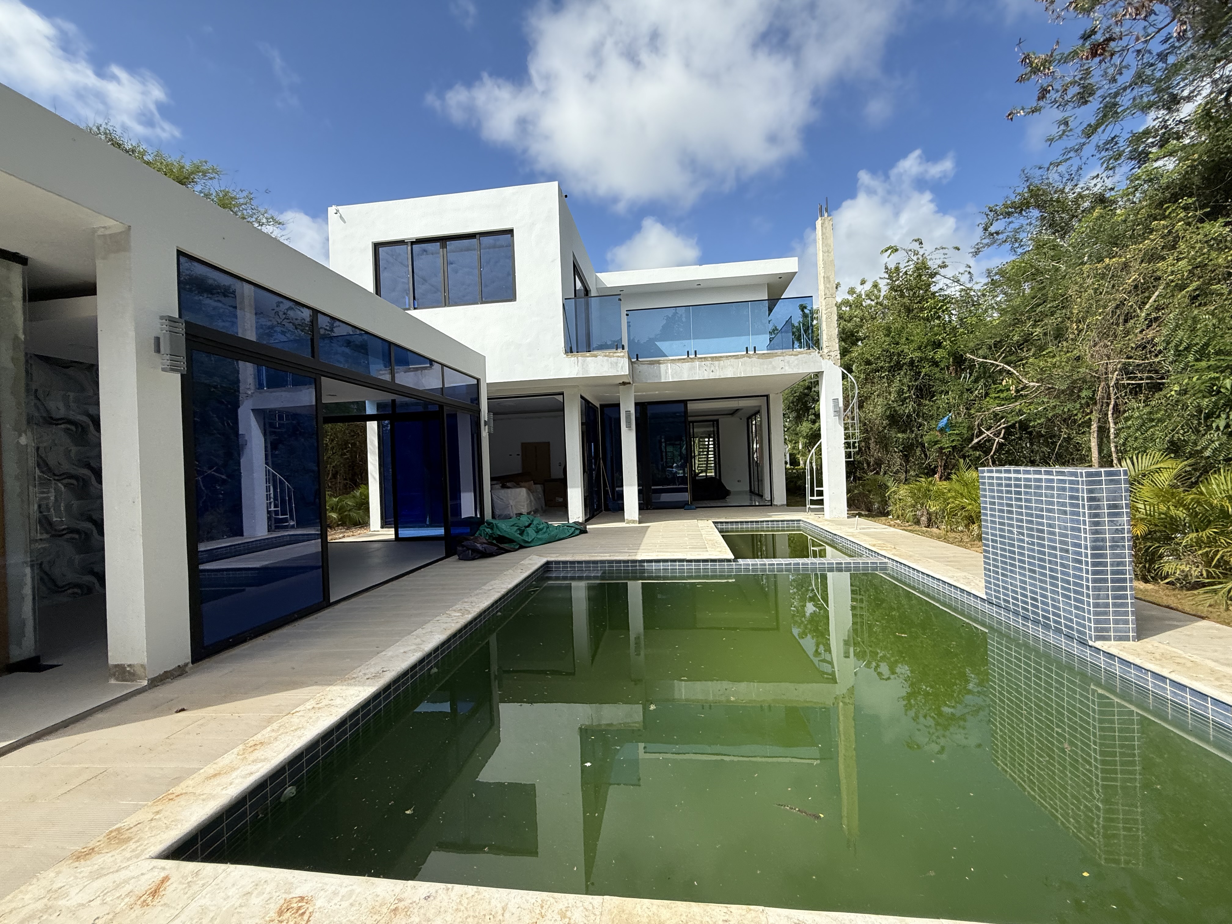 casas vacacionales y villas - Vendo Villa playa nueva romana dos niveles amuebla 4