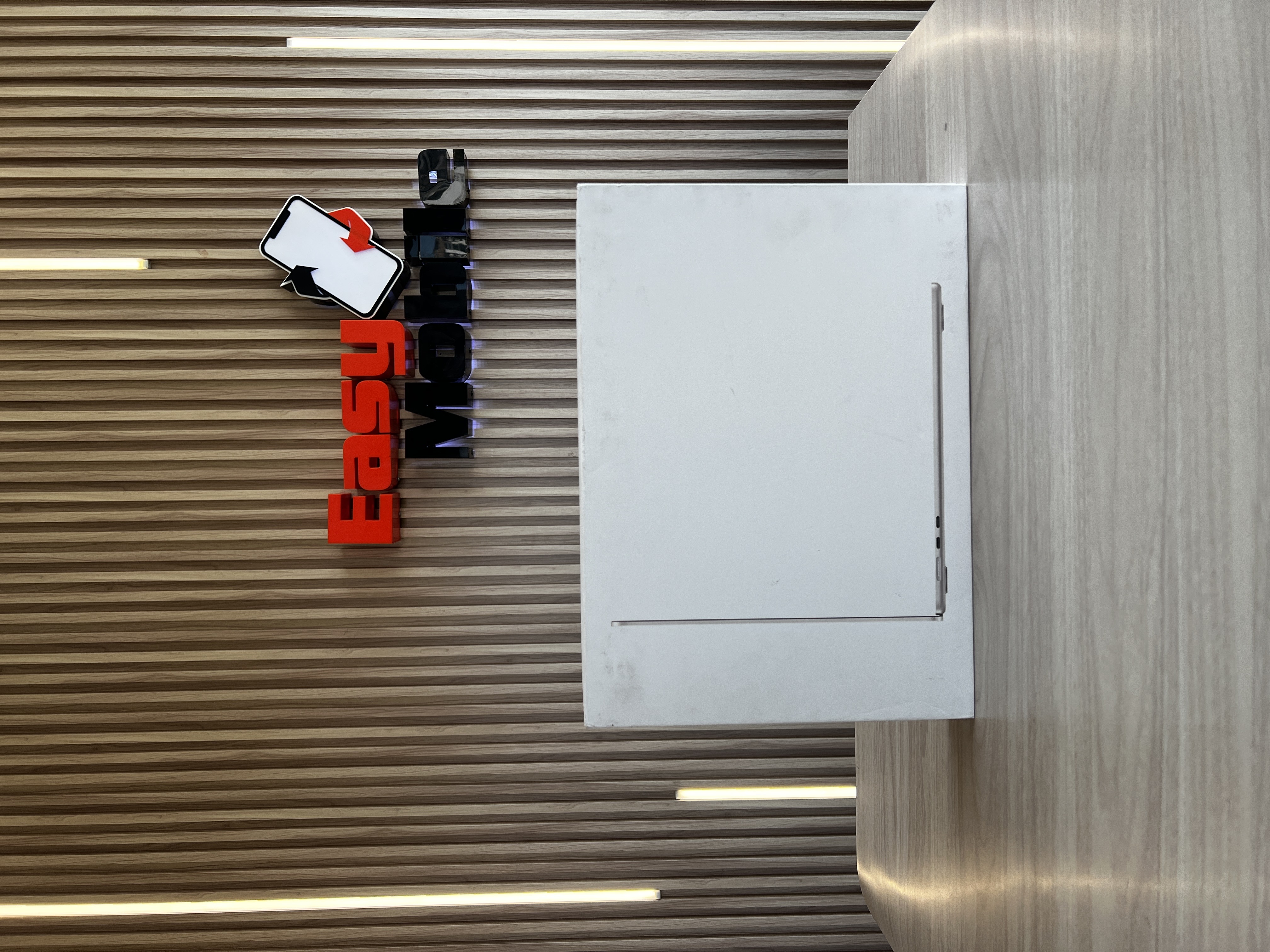 computadoras y laptops - MACBOOK AIR 15” M3 16GB RAM 256GB SSD SELLADA 