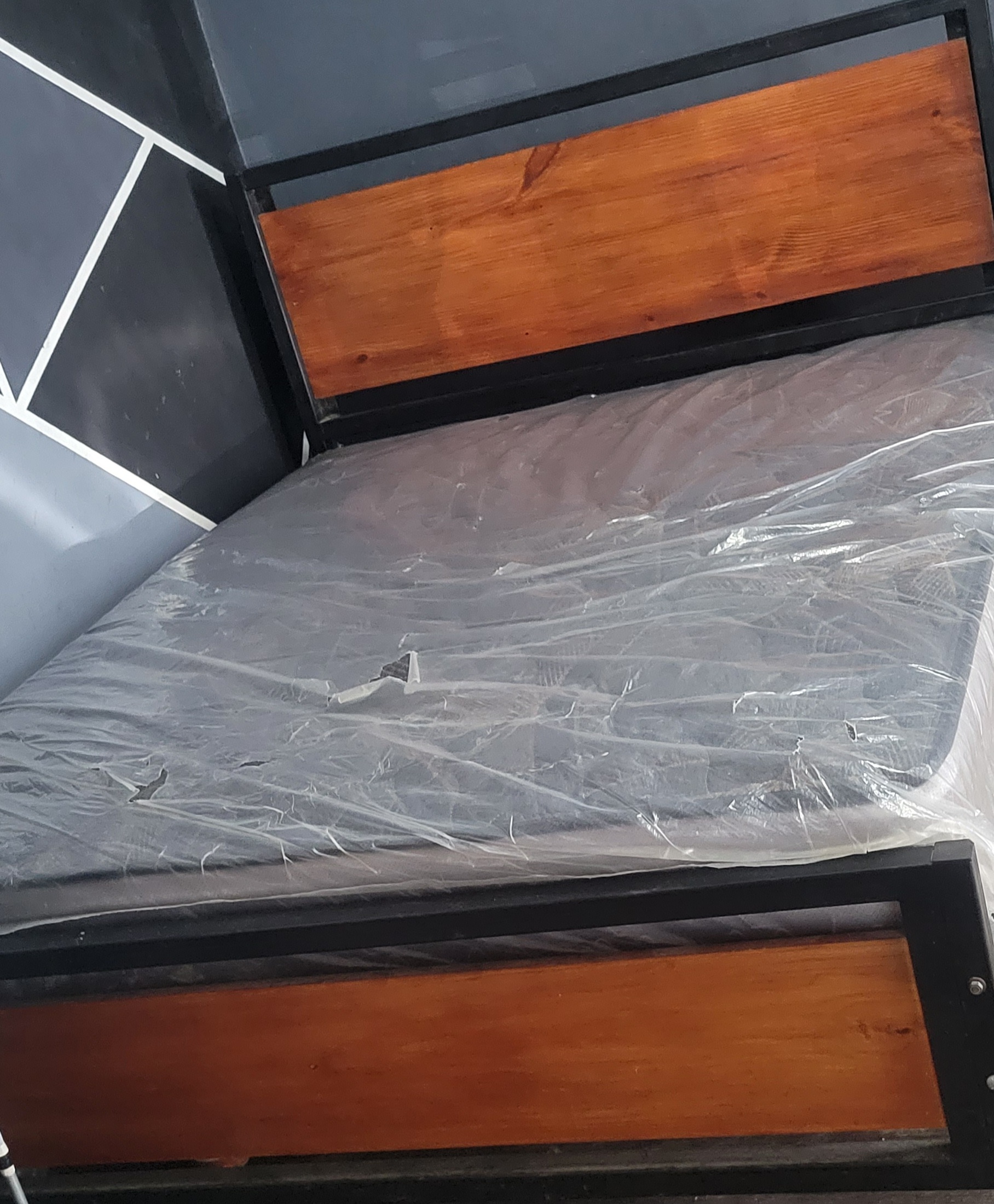 muebles y colchones - Base de cama con colchon ortopedico 0