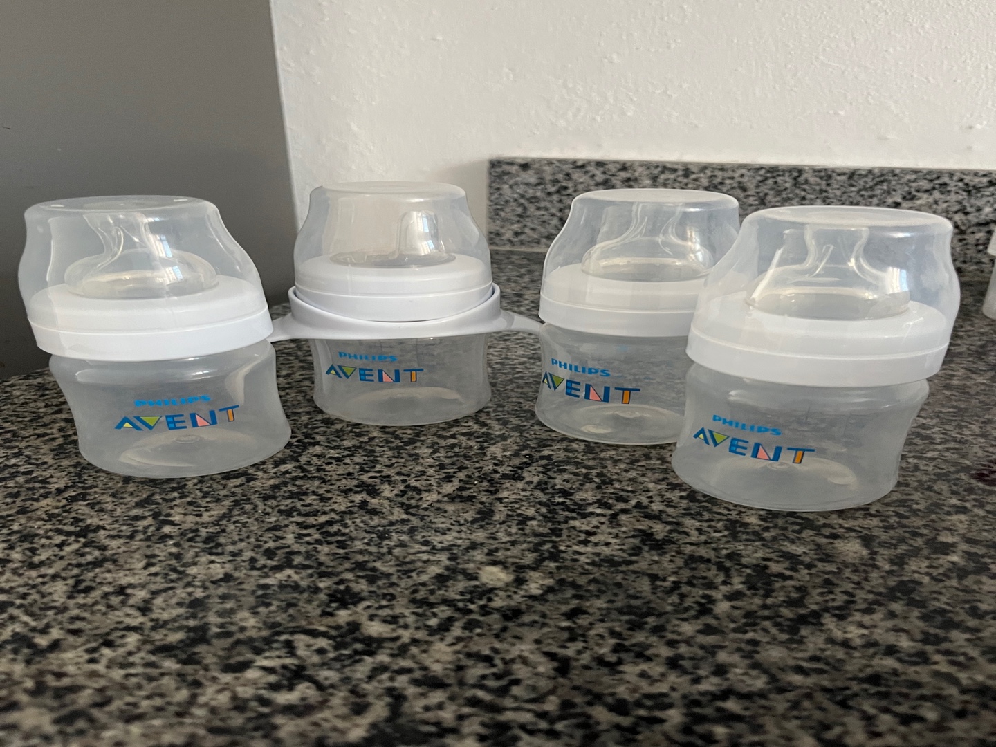 accesorios - Bañador con posicionador, Esterilizador tommee tippee y biberones disponibles. 4