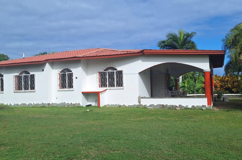 casas - Venta, Villa de 3 Habitaciones El Magante, Gaspar Hernández 1