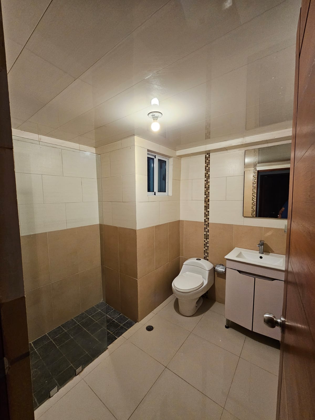 apartamentos - Venta de apartamento en el millon 3 habitaciones 2