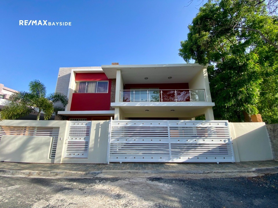 casas - Espectacular Casa Familiar en Urb. Don Juan II, La Romana 0
