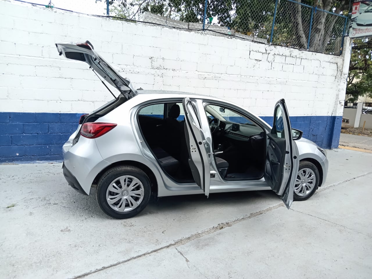 carros - MAZDA DEMIO 7