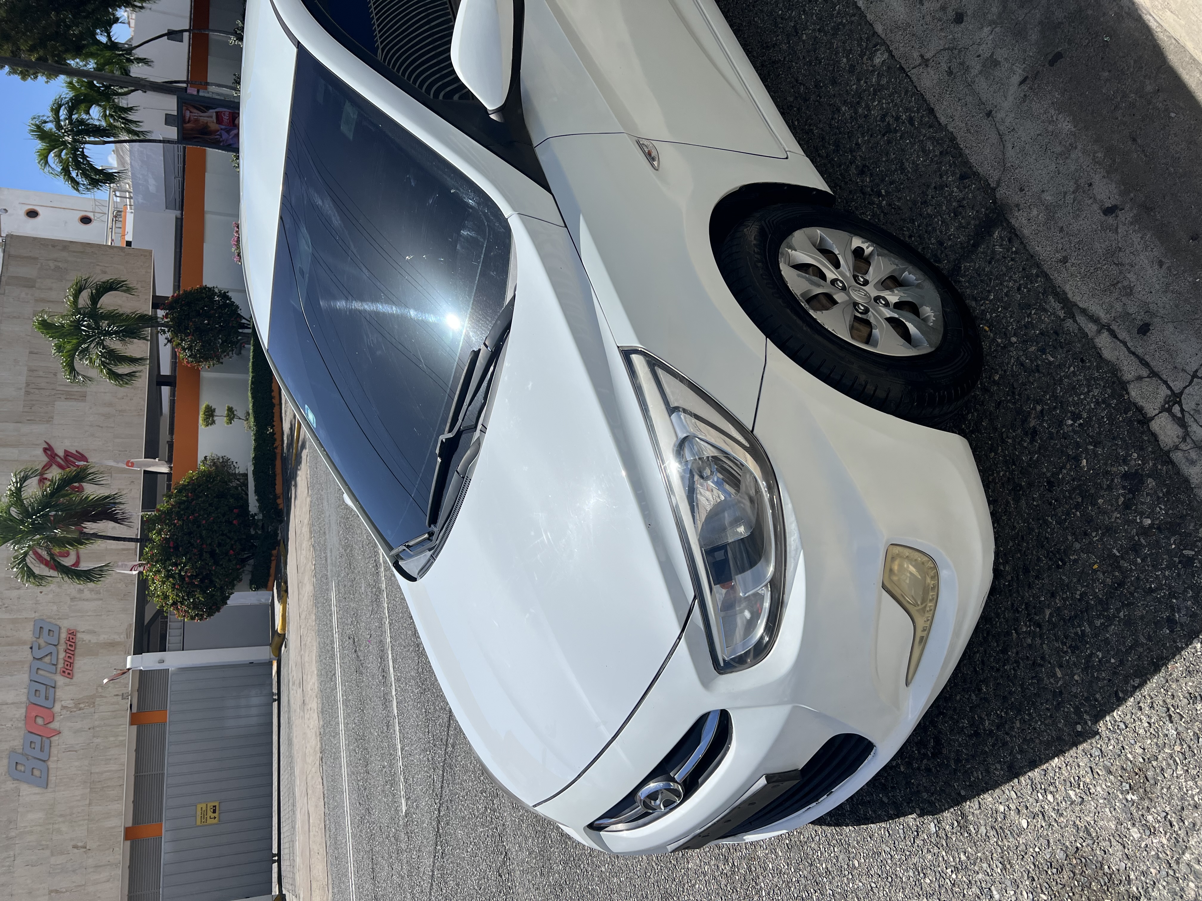 carros - Hyundai Accent blanco 2015 1