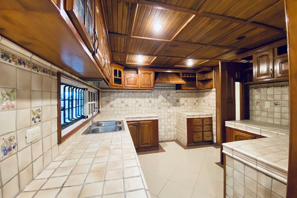 apartamentos - ALQUILO CASA 2NIVELES PARA CASA DE REPOSO  2