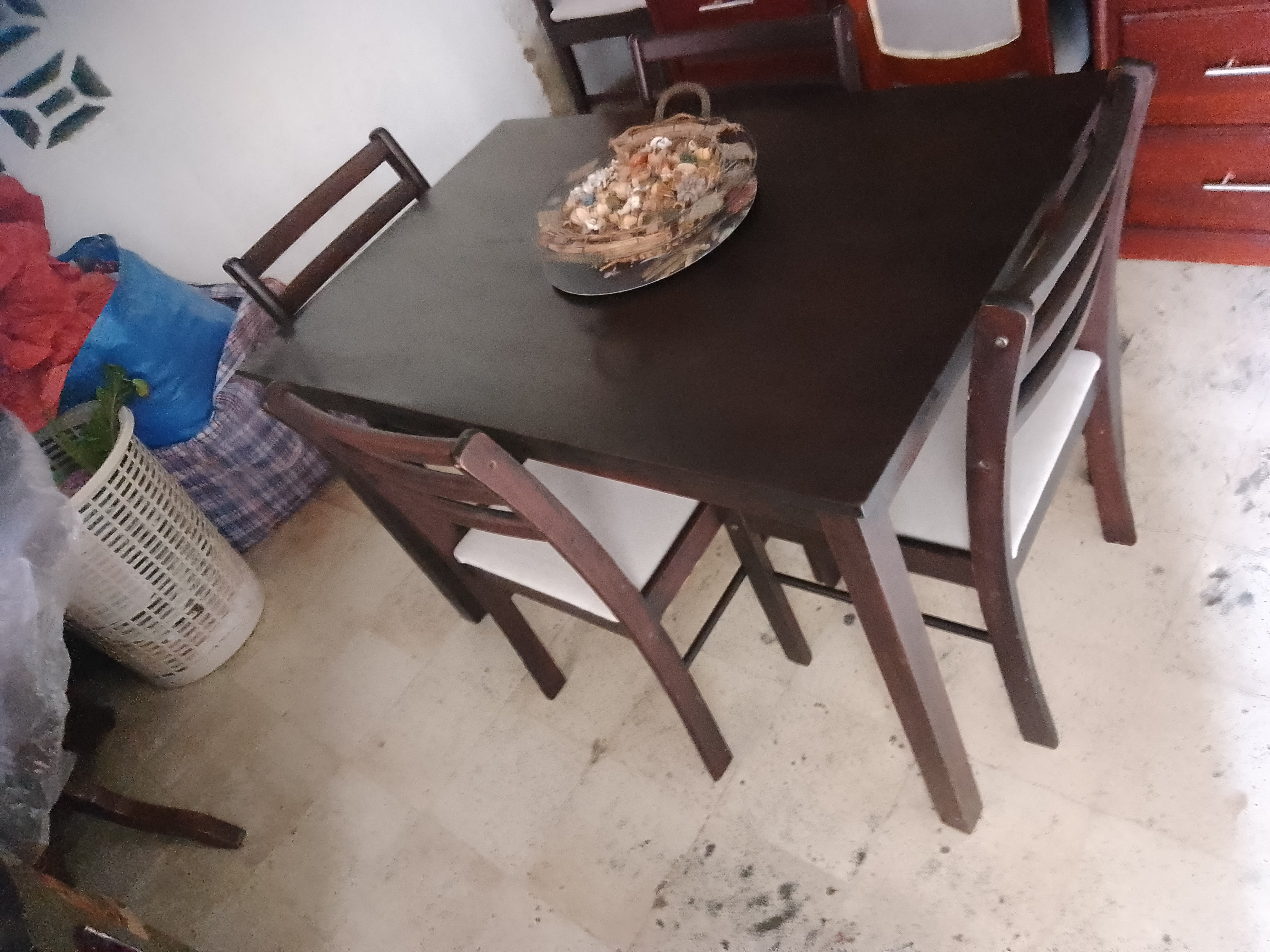 muebles y colchones - comedor 4 sillas importados ni roto ni flojo bien de pintura  1