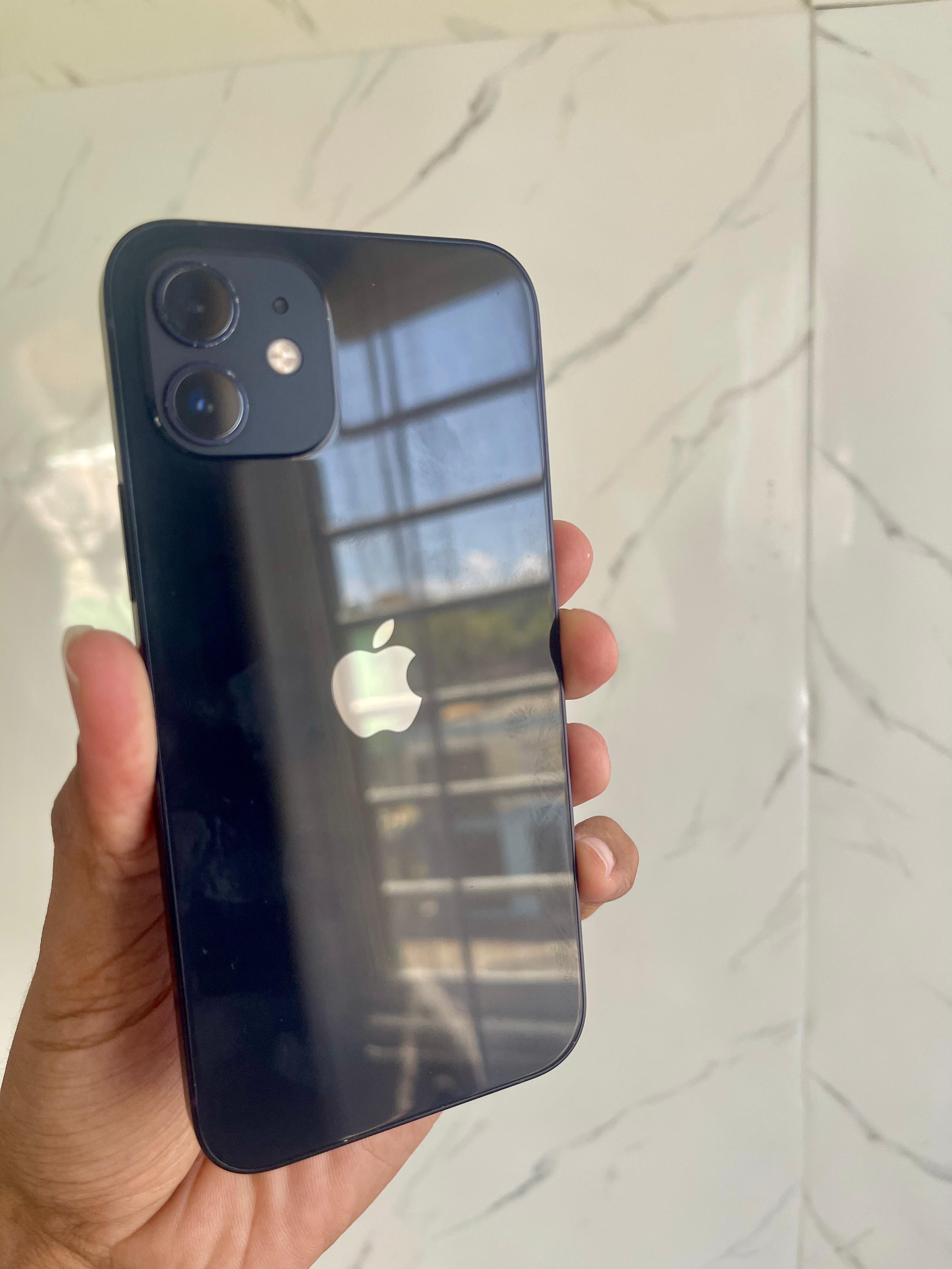 celulares y tabletas - iPhone 12 normal  de 64GB 
todo en perfecto estado solo el no Face ID 5