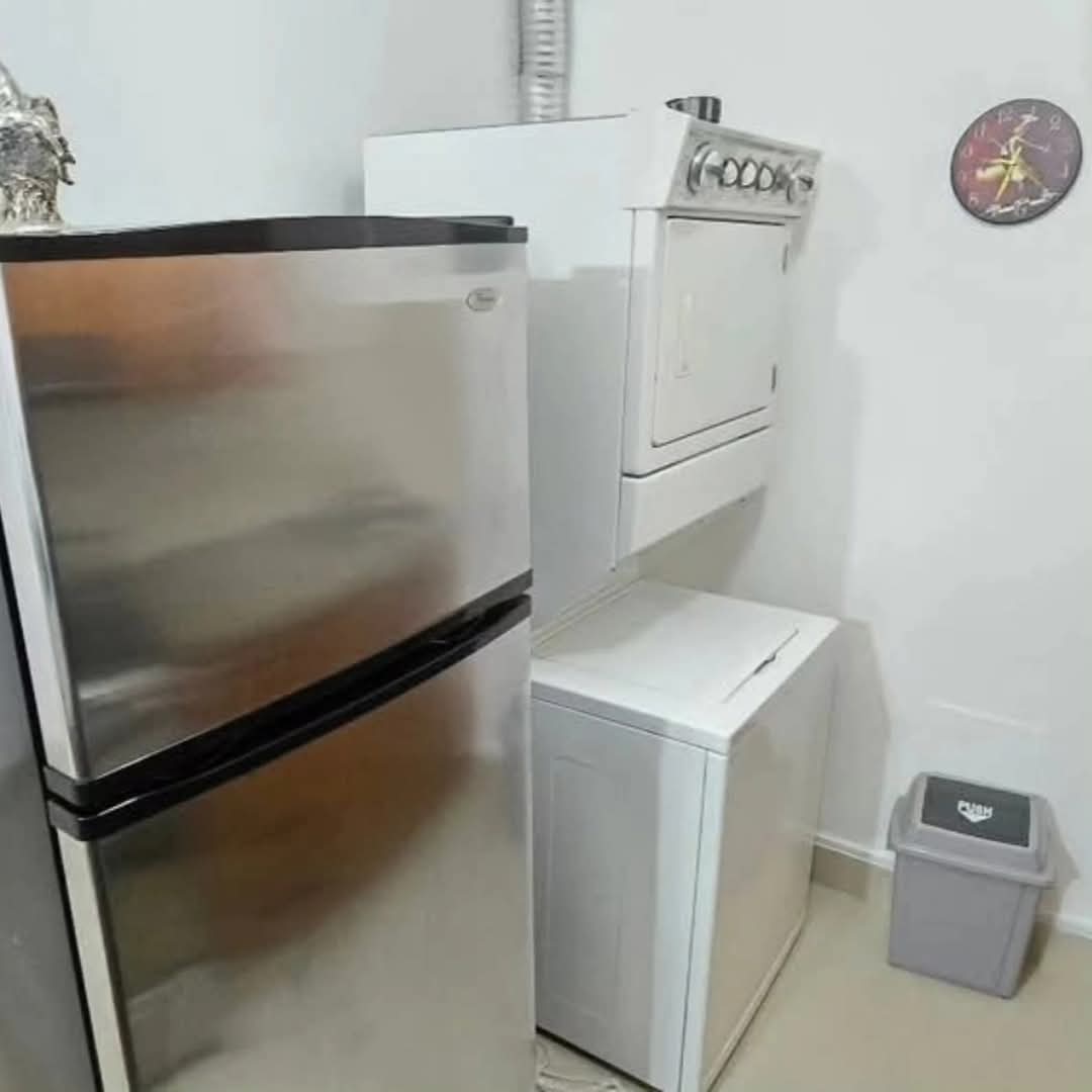 apartamentos - rento estudio amueblado la española atrás del banco Central  6