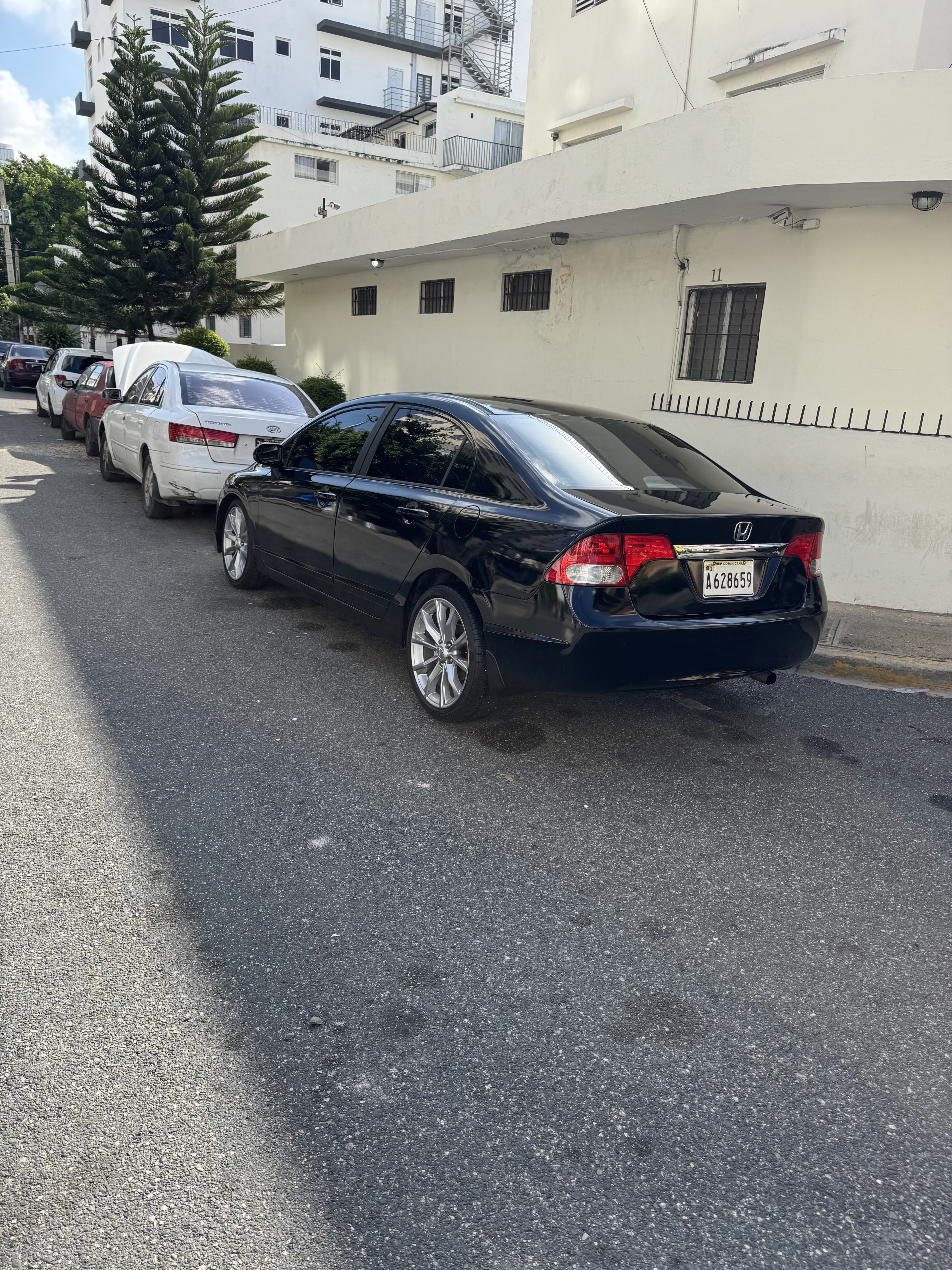 carros - Precio poco negociable. No dudes en contactarme para más detalles. 4
