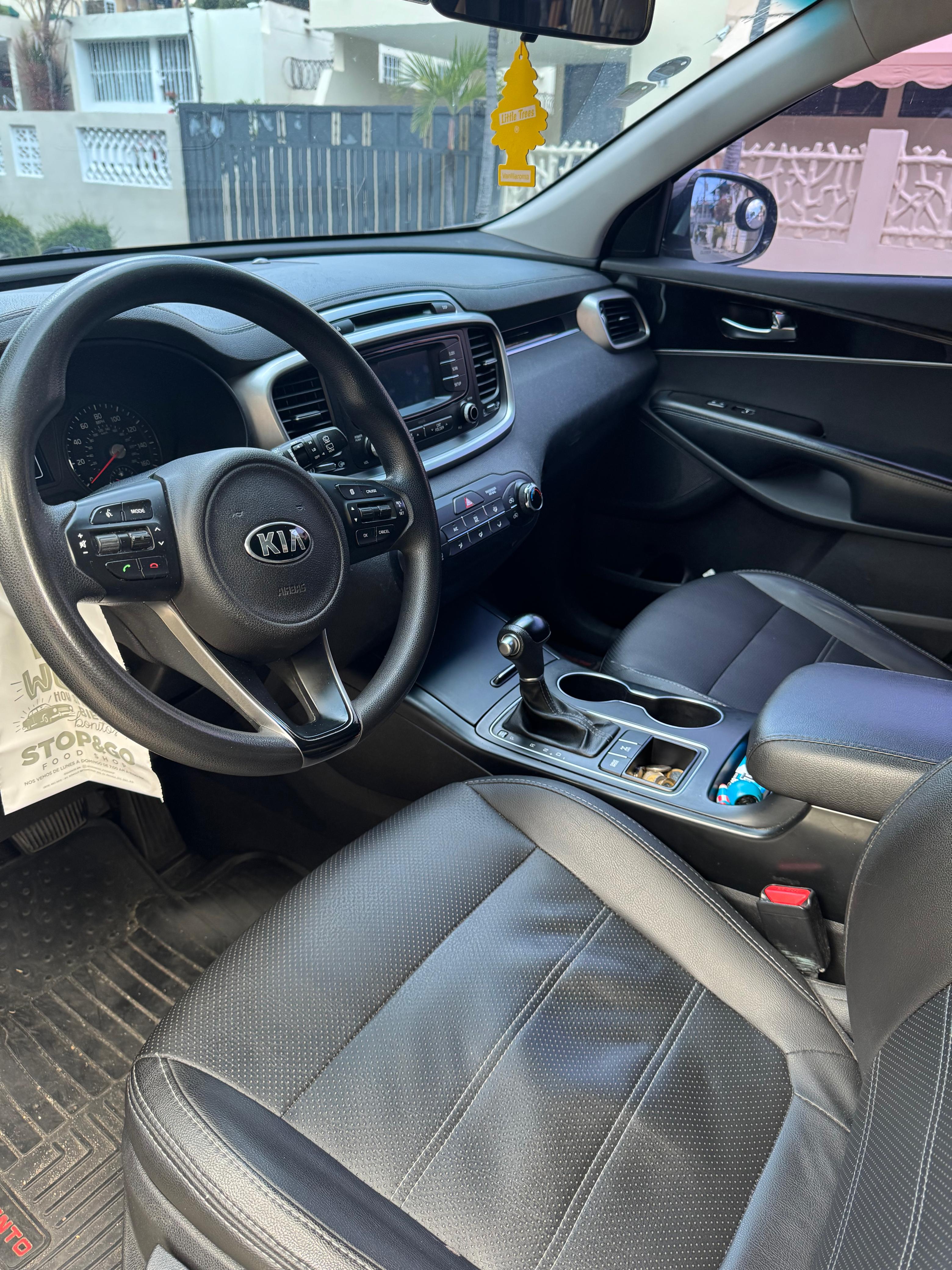 jeepetas y camionetas - Kia Sorento LX V6 AWD 2018 6