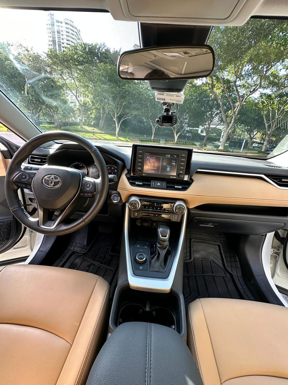 jeepetas y camionetas - TOYOTA RAV4 XLE PREMIUM HYBRID 2022 – VERSIÓN AMER 3