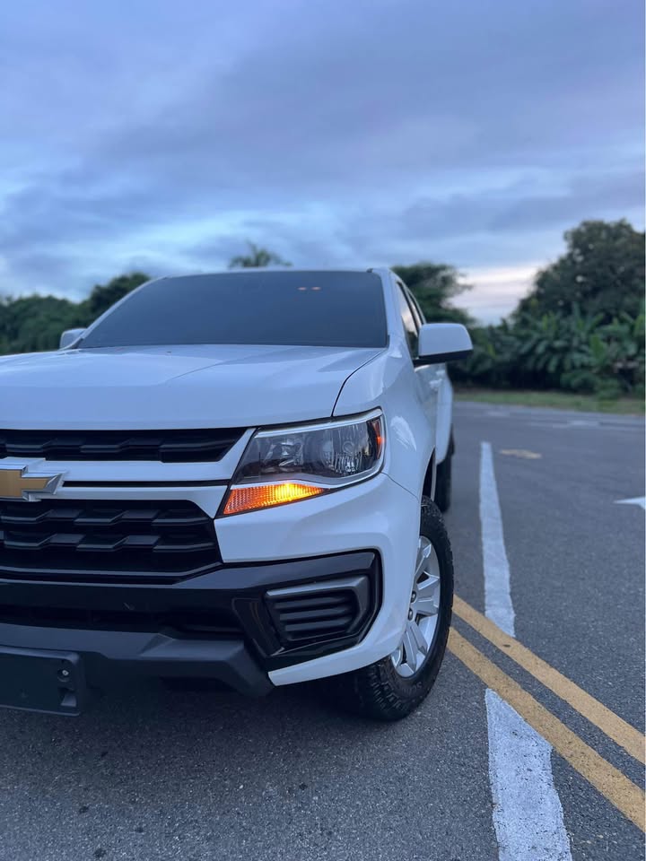 jeepetas y camionetas - 🚀 ¡Potencia y estilo! Chevrolet Colorado 2022, V6 2