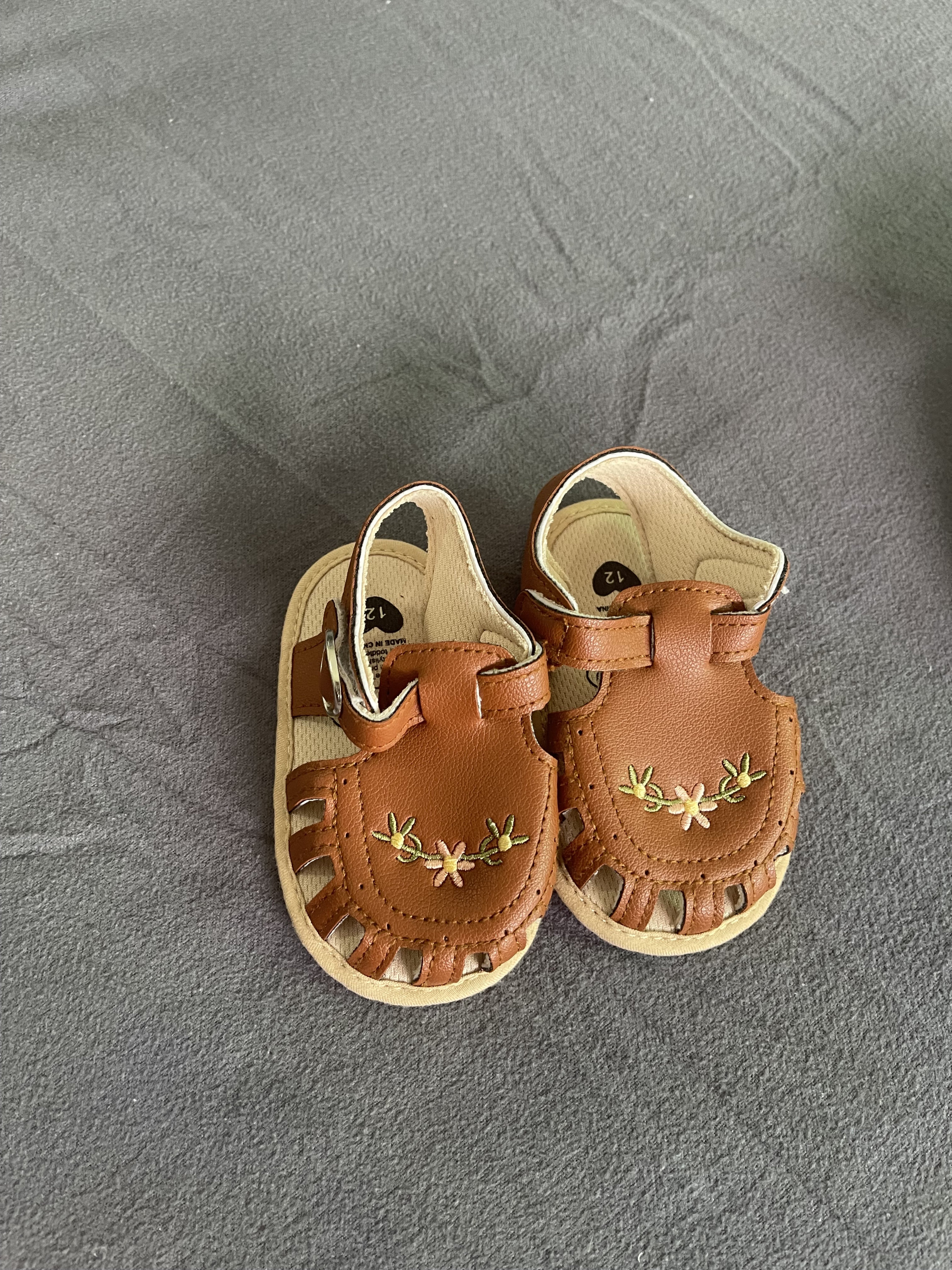 ropa y zapatos - varios zapatitos de niña  5