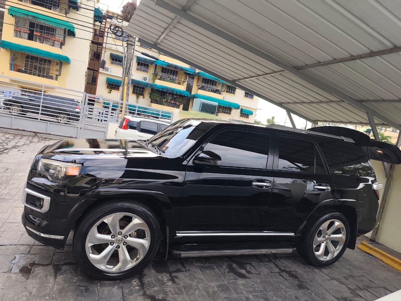 jeepetas y camionetas - Toyota runner sr5 2014 1